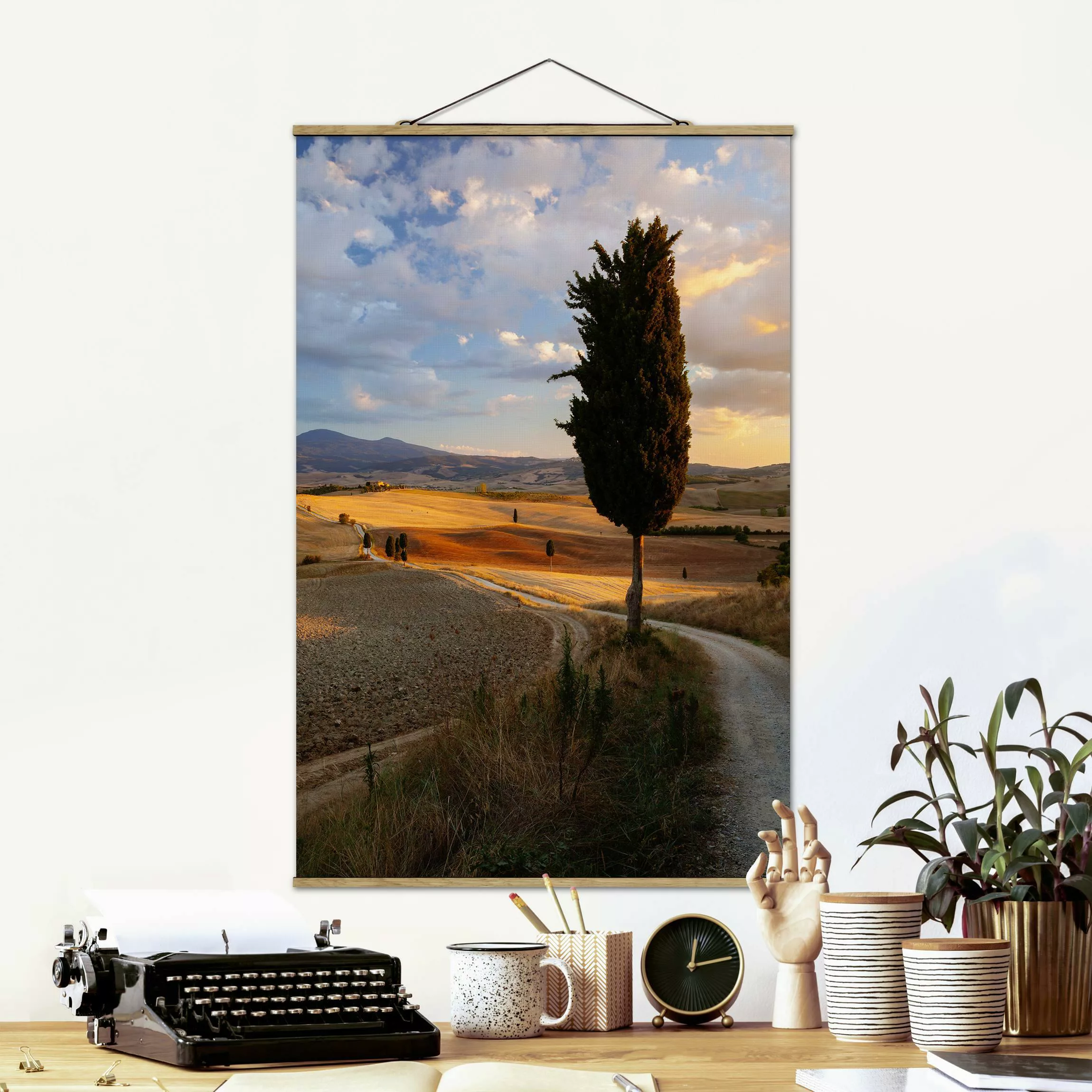 Stoffbild mit Posterleisten Feldweg mit Baum günstig online kaufen