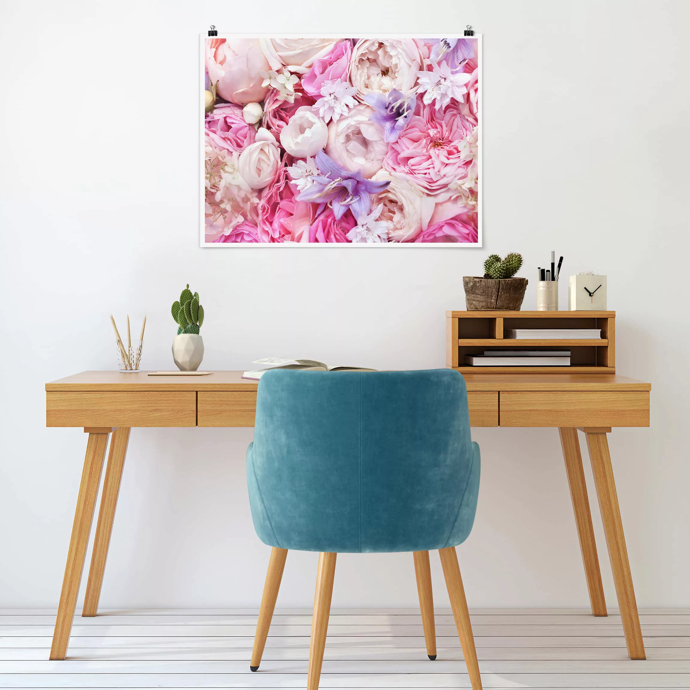Poster Blumen - Querformat Shabby Rosen mit Glockenblumen günstig online kaufen