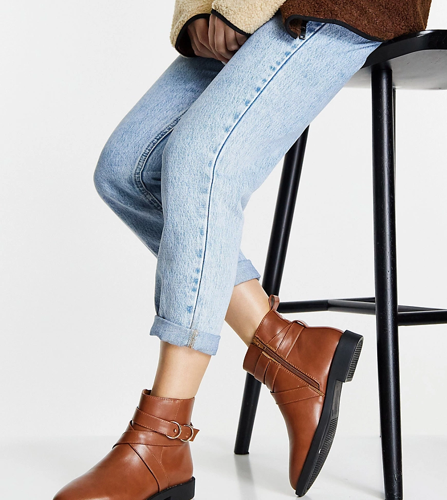 ASOS DESIGN Wide Fit – Abby – Flache Stiefel in Hellbraun günstig online kaufen