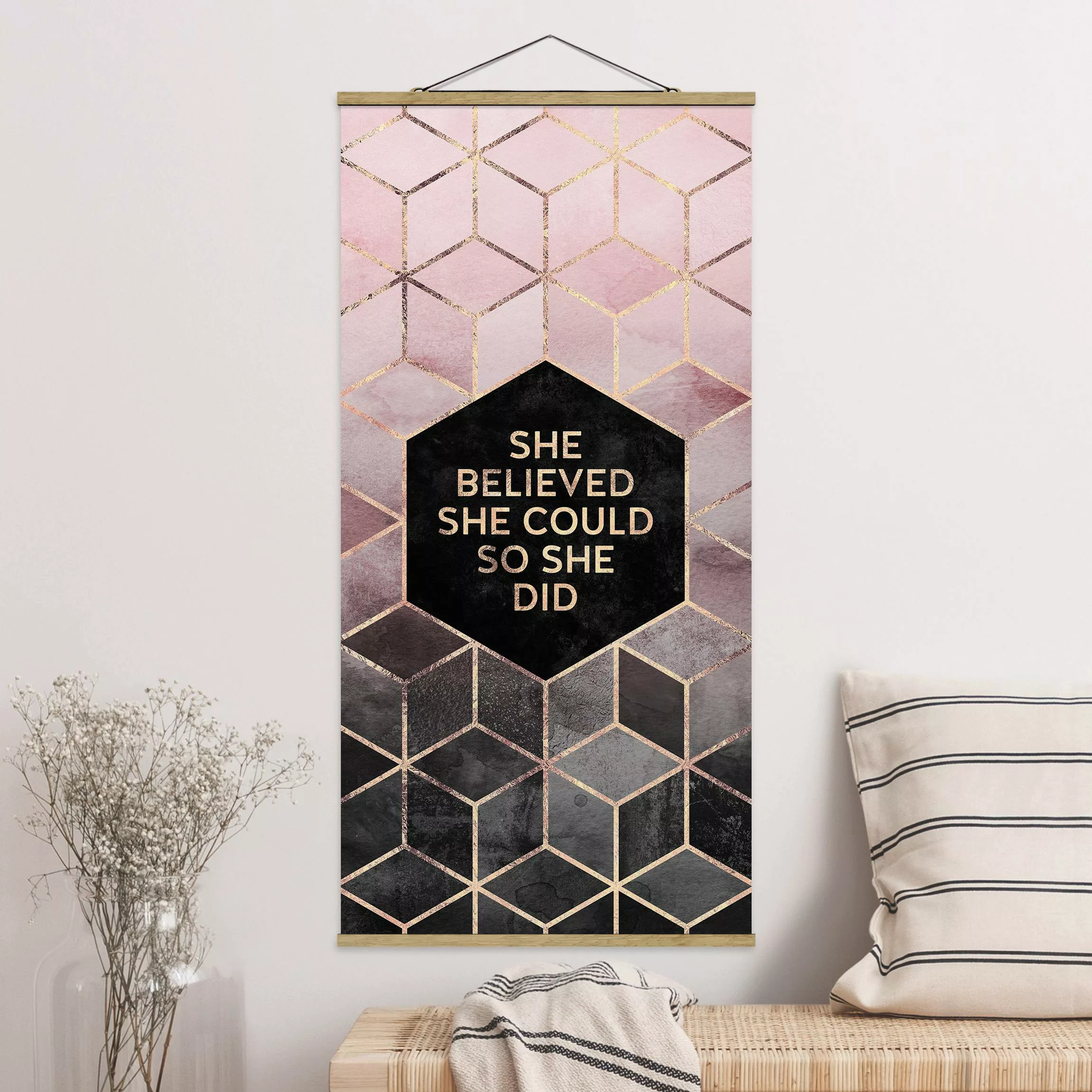Stoffbild Spruch mit Posterleisten - Hochformat She Believed She Could Rosé günstig online kaufen