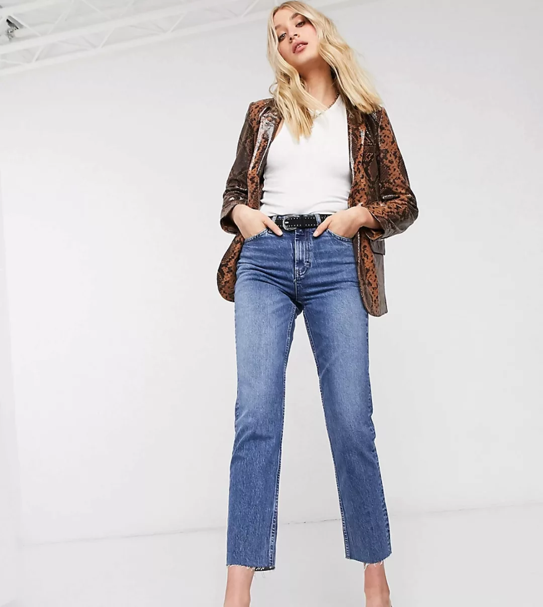 Topshop Tall – Gerade Jeans mit offenkantigem Saum in Mittelblau günstig online kaufen
