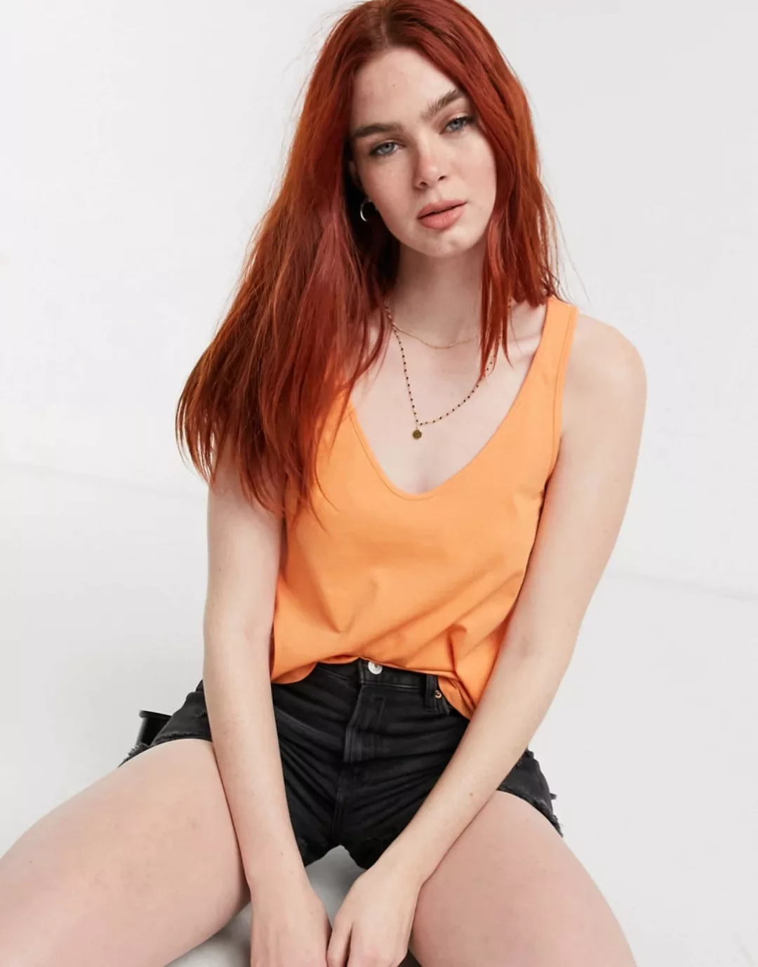ASOS DESIGN – Ultimate – Oranges Trägershirt aus Bio-Baumwolle mit U-Aussch günstig online kaufen