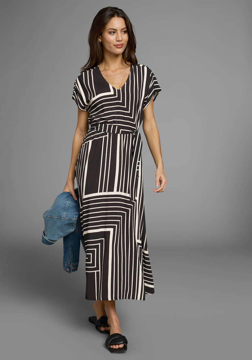 Laura Scott Midikleid, (2 tlg., inklusive Stoffgürtel), im trendigen Maxi-S günstig online kaufen