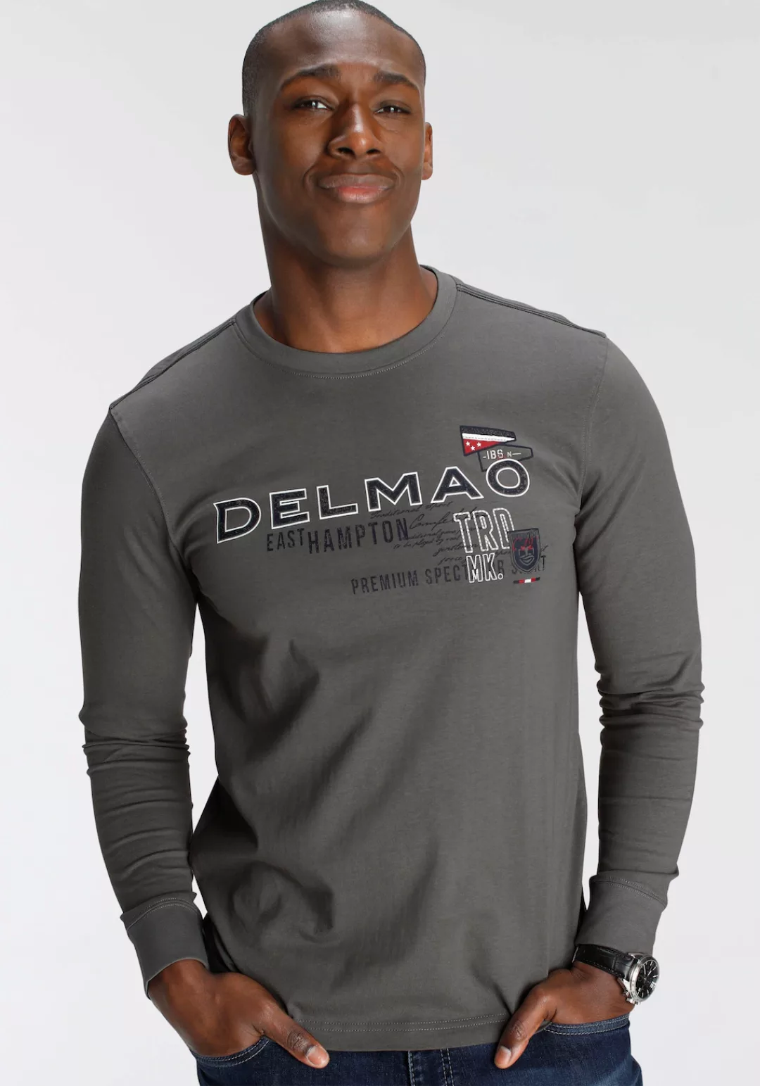 DELMAO Langarmshirt, schmale Passform, bedruckt, Rundhalsausschnitt, aus Ba günstig online kaufen