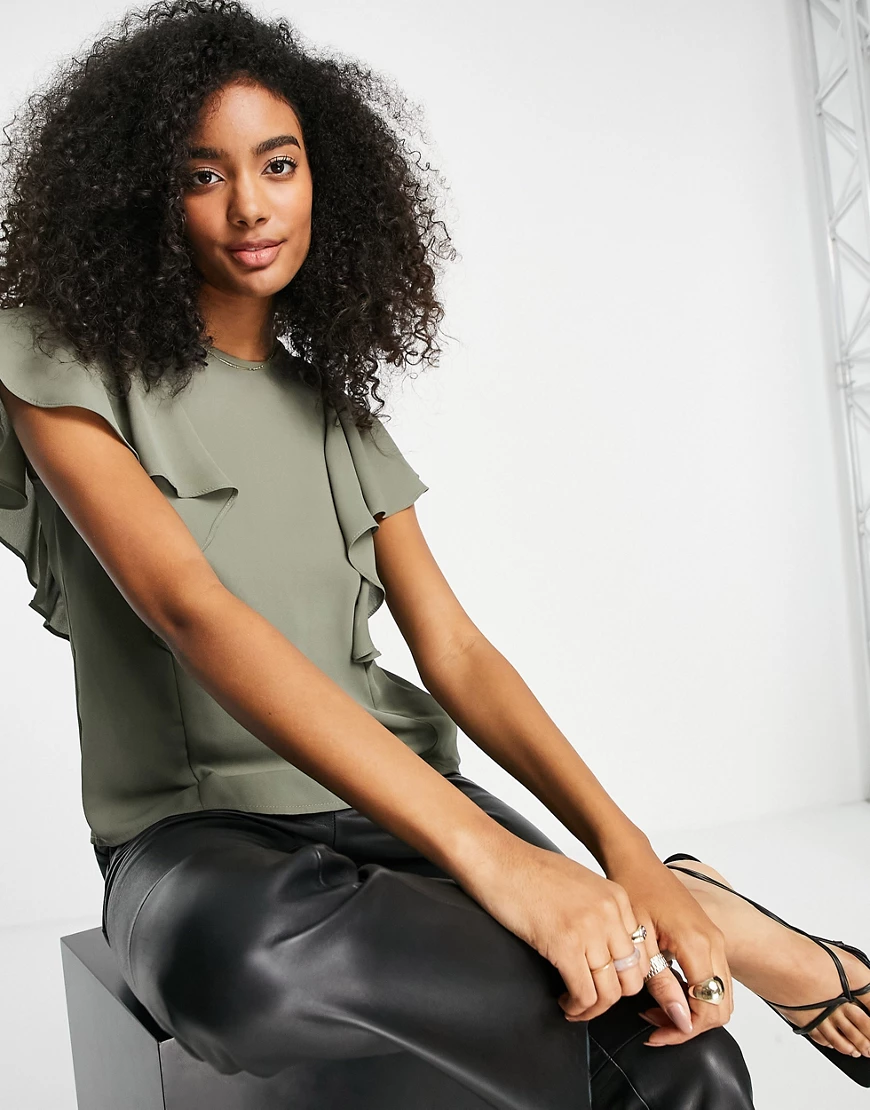 ASOS DESIGN – Hochgeschlossene Bluse in Khaki mit Rüschenärmeln-Grün günstig online kaufen