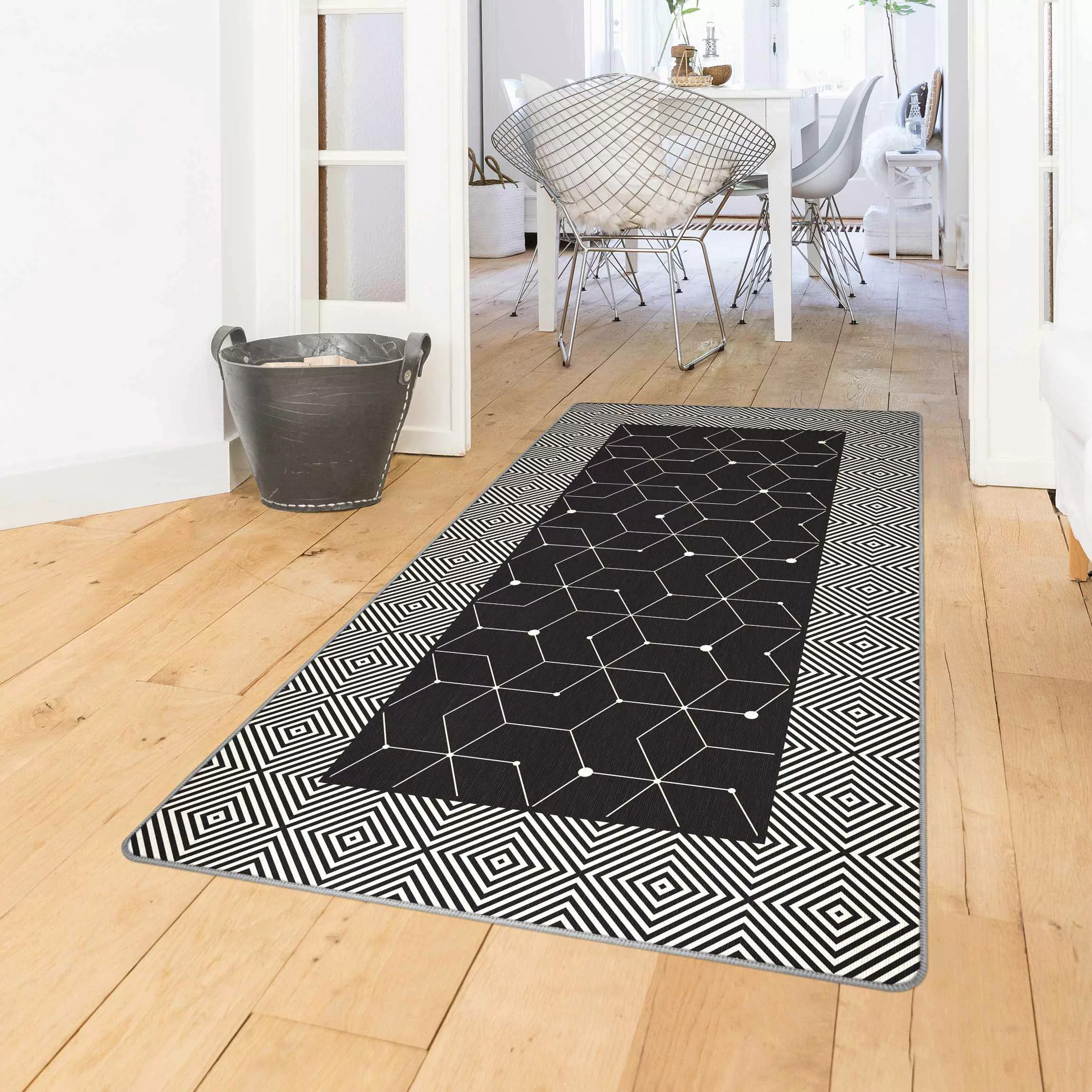 Teppich Geometrische Fliesen Punktlinien Schwarz mit Bordüre günstig online kaufen