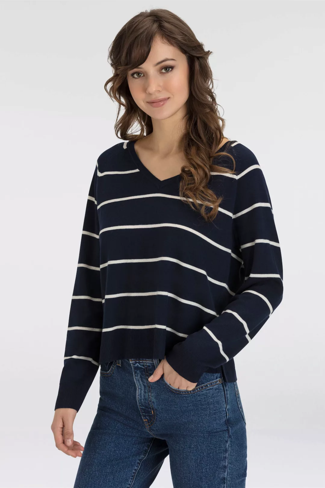 Levis Longpullover "PETAL VNECK SWEATER", mit Rippbündchen günstig online kaufen