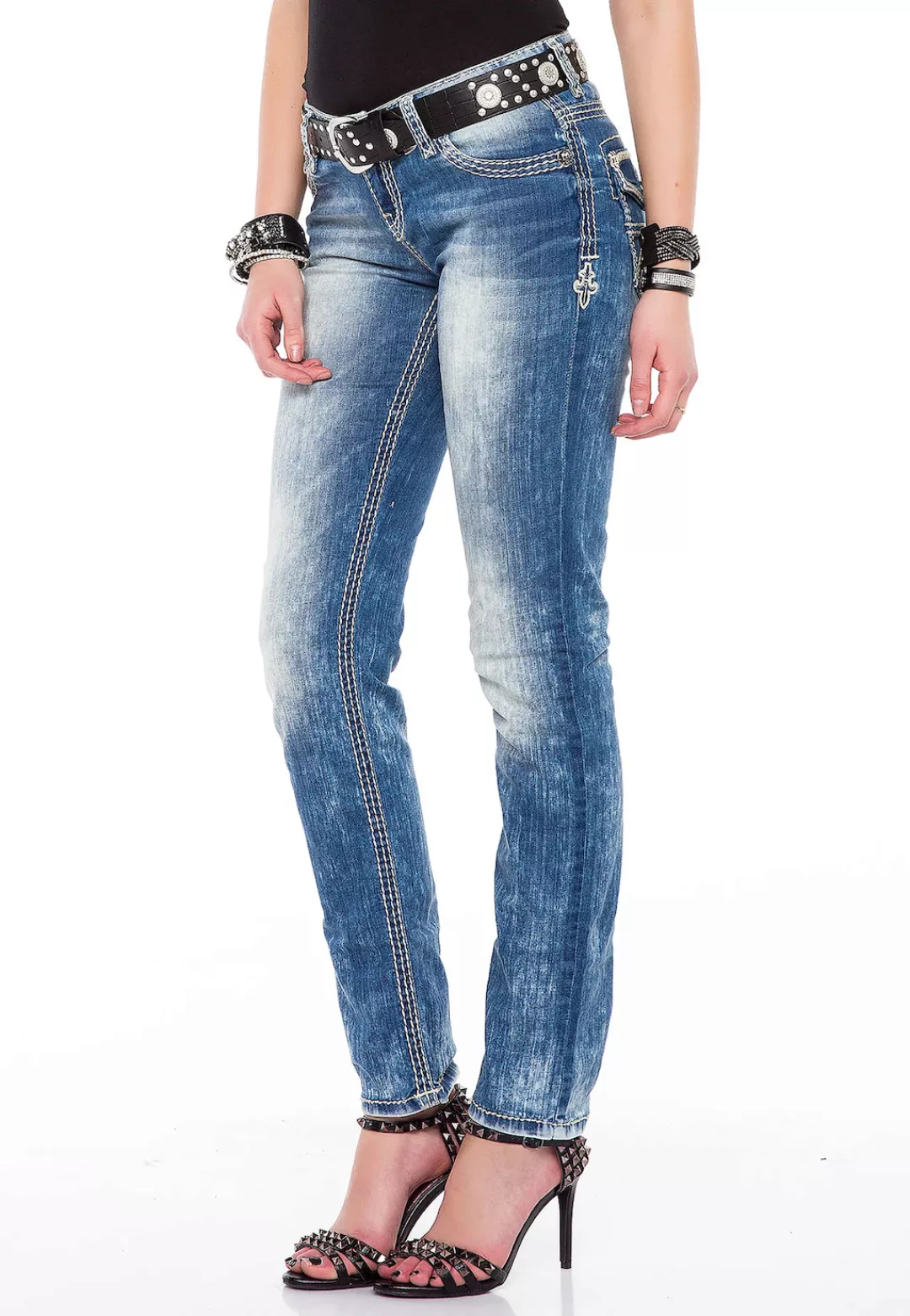 Cipo & Baxx Slim-fit-Jeans, mit weißen Nähten in Straight Fit günstig online kaufen