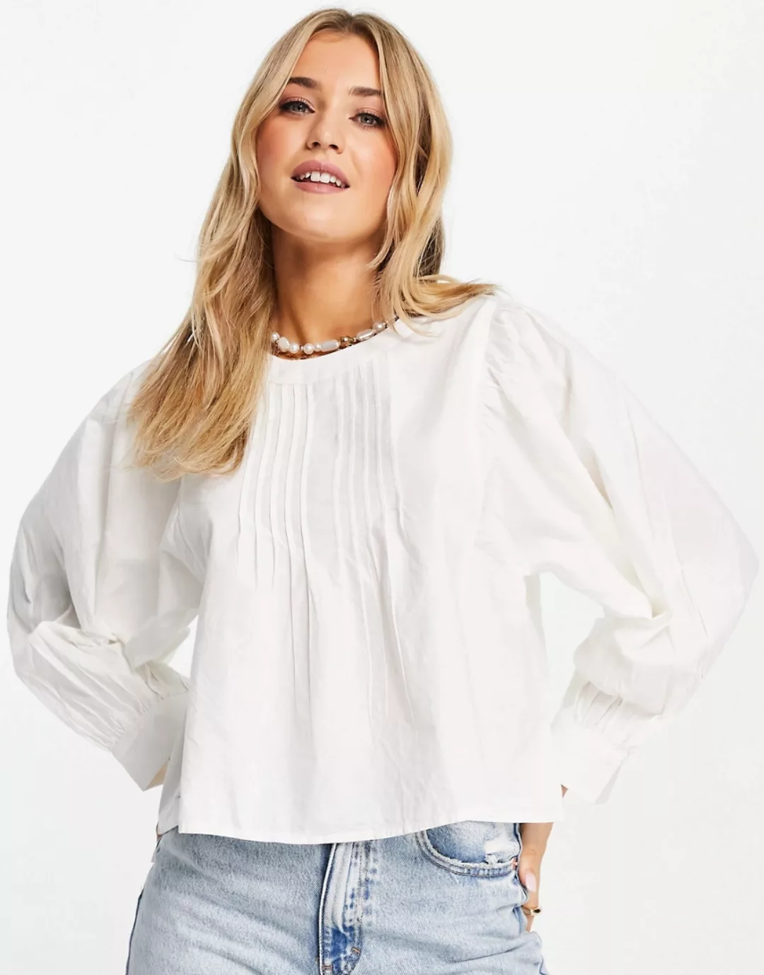 Raga – Marian – Gesmokte Bluse in Weiß mit weiten Ärmeln günstig online kaufen