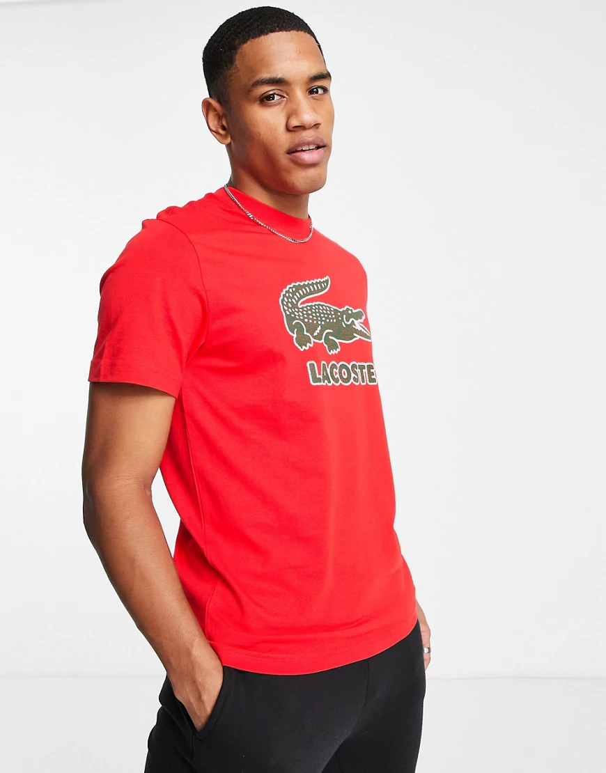 Lacoste – T-Shirt in Rot mit großem Krokodil-Logo günstig online kaufen