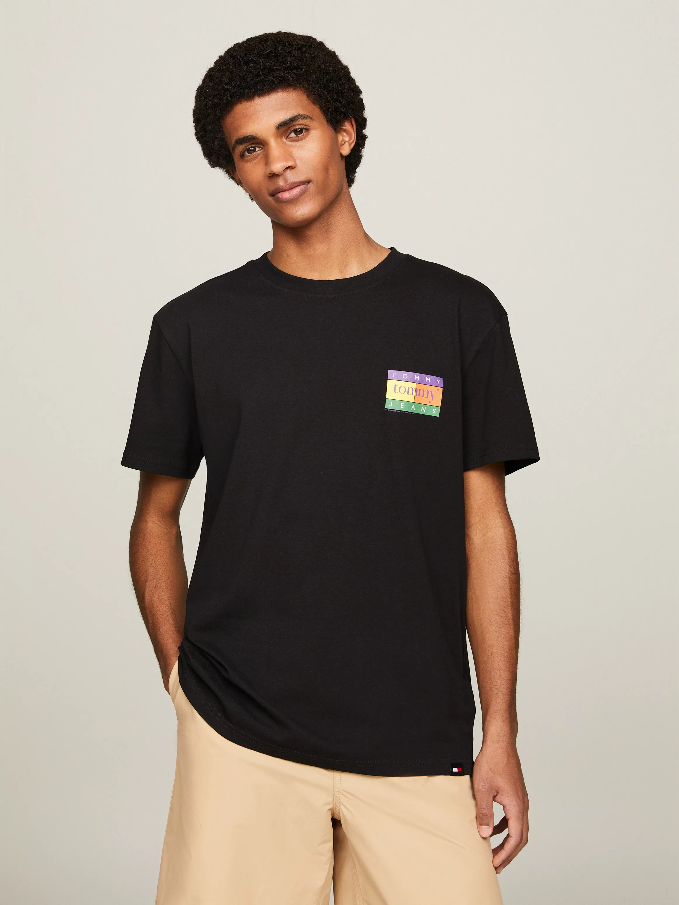 Tommy Jeans T-Shirt "TJM REG SUMMER FLAG TEE EXT", Mehrfarbiger Rückenprint günstig online kaufen