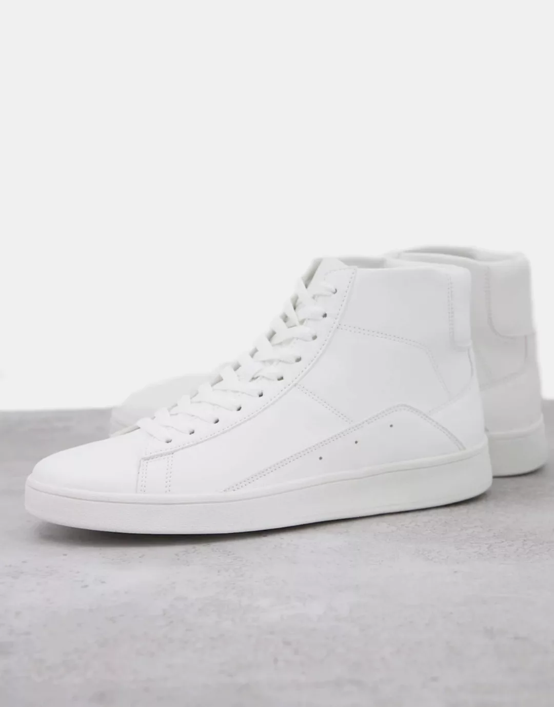 New Look – Weiße Sneaker mit weißen Seitenstreifen günstig online kaufen