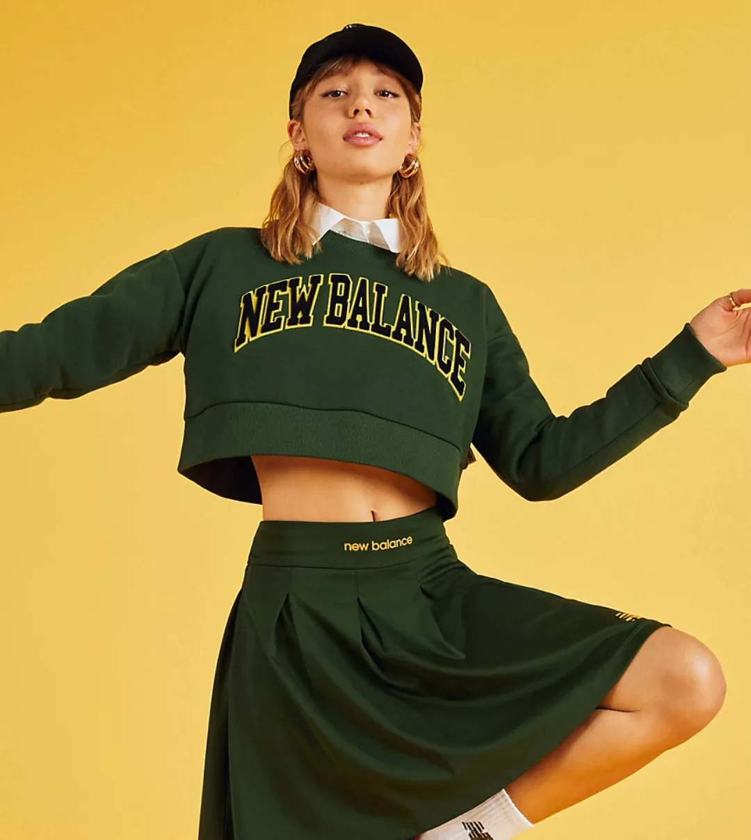 New Balance – Grünes College-Sweatshirt – exklusiv bei ASOS günstig online kaufen