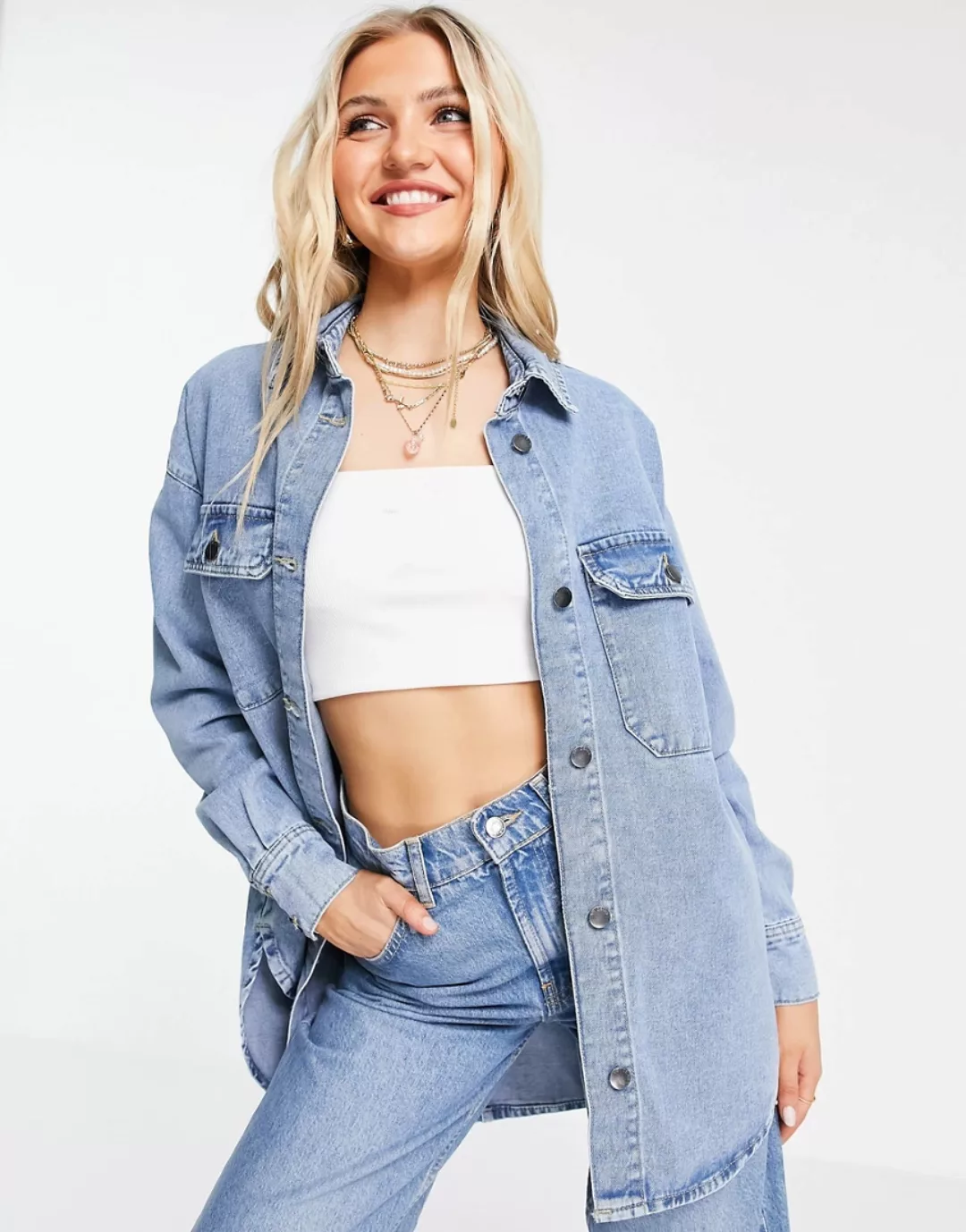 JDY – Jeanshemd in blauer Waschung mit Taschendetail günstig online kaufen