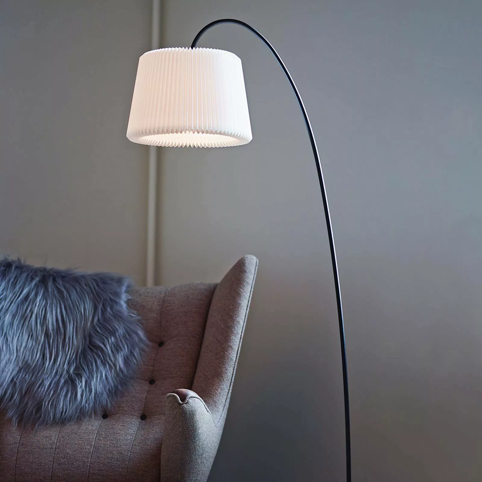 LE KLINT Snowdrop Stehlampe, Papierschirm weiß günstig online kaufen
