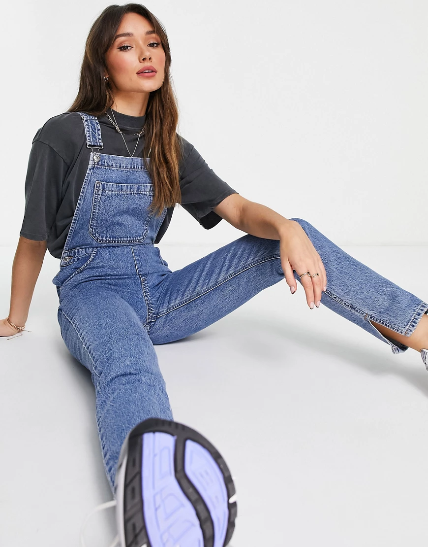 ASOS DESIGN – Jeans-Latzhose im Stil der 90er in satter, mittlerer Waschung günstig online kaufen