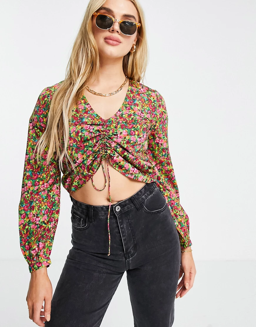 Vero Moda – Geraffte Bluse mit buntem Blümchenmuster-Mehrfarbig günstig online kaufen