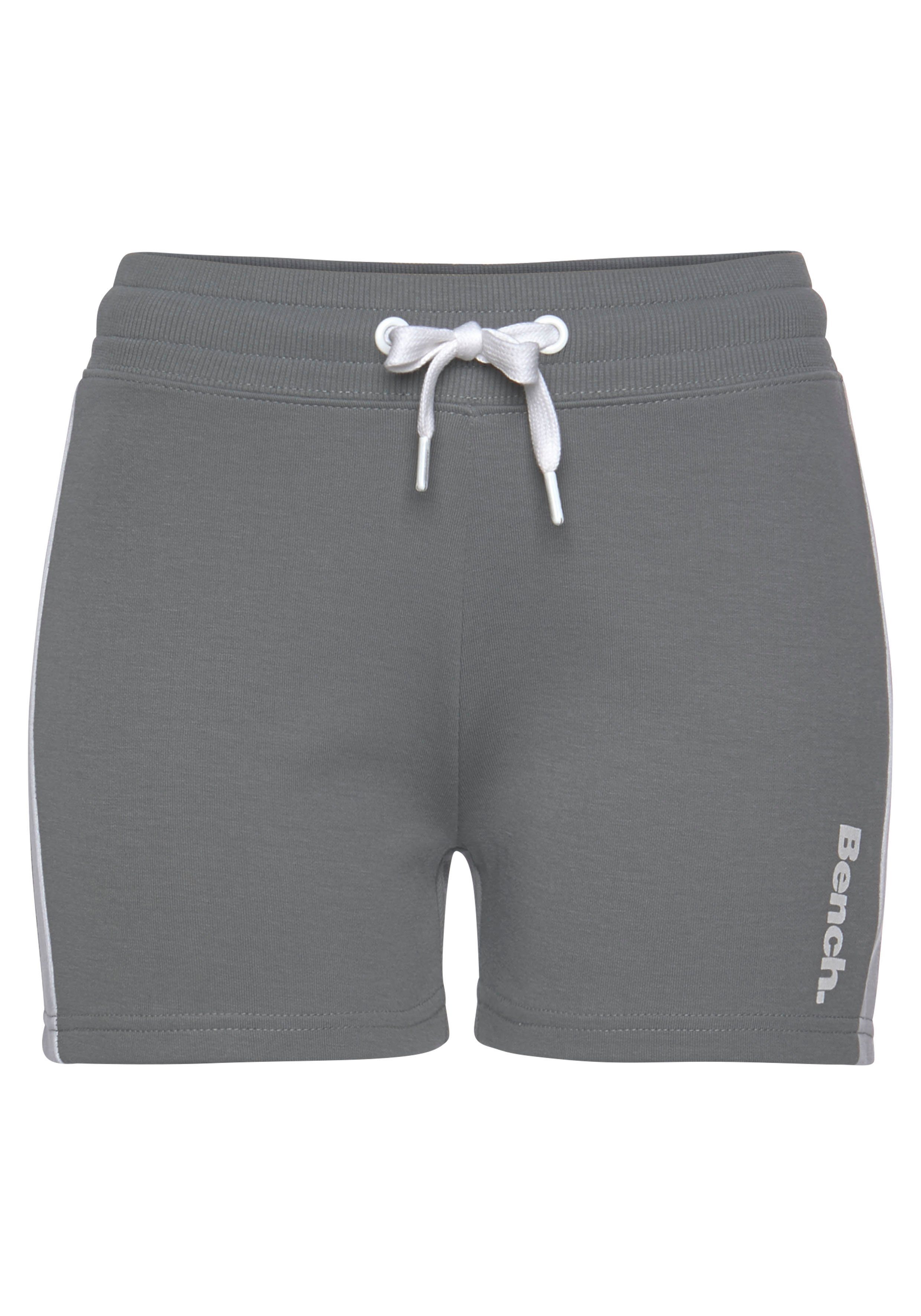 Bench. Loungewear Relaxshorts, mit Seitenstreifen, Loungewear günstig online kaufen