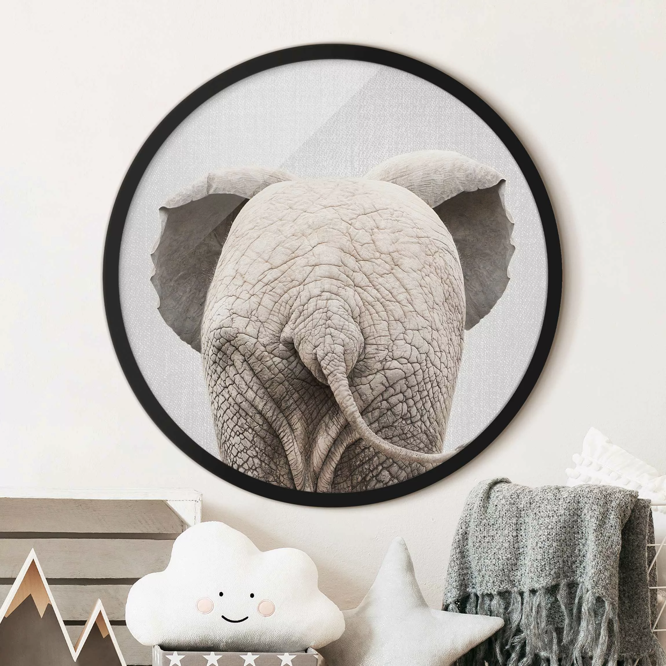 Rundes Gerahmtes Bild Baby Elefant von hinten günstig online kaufen