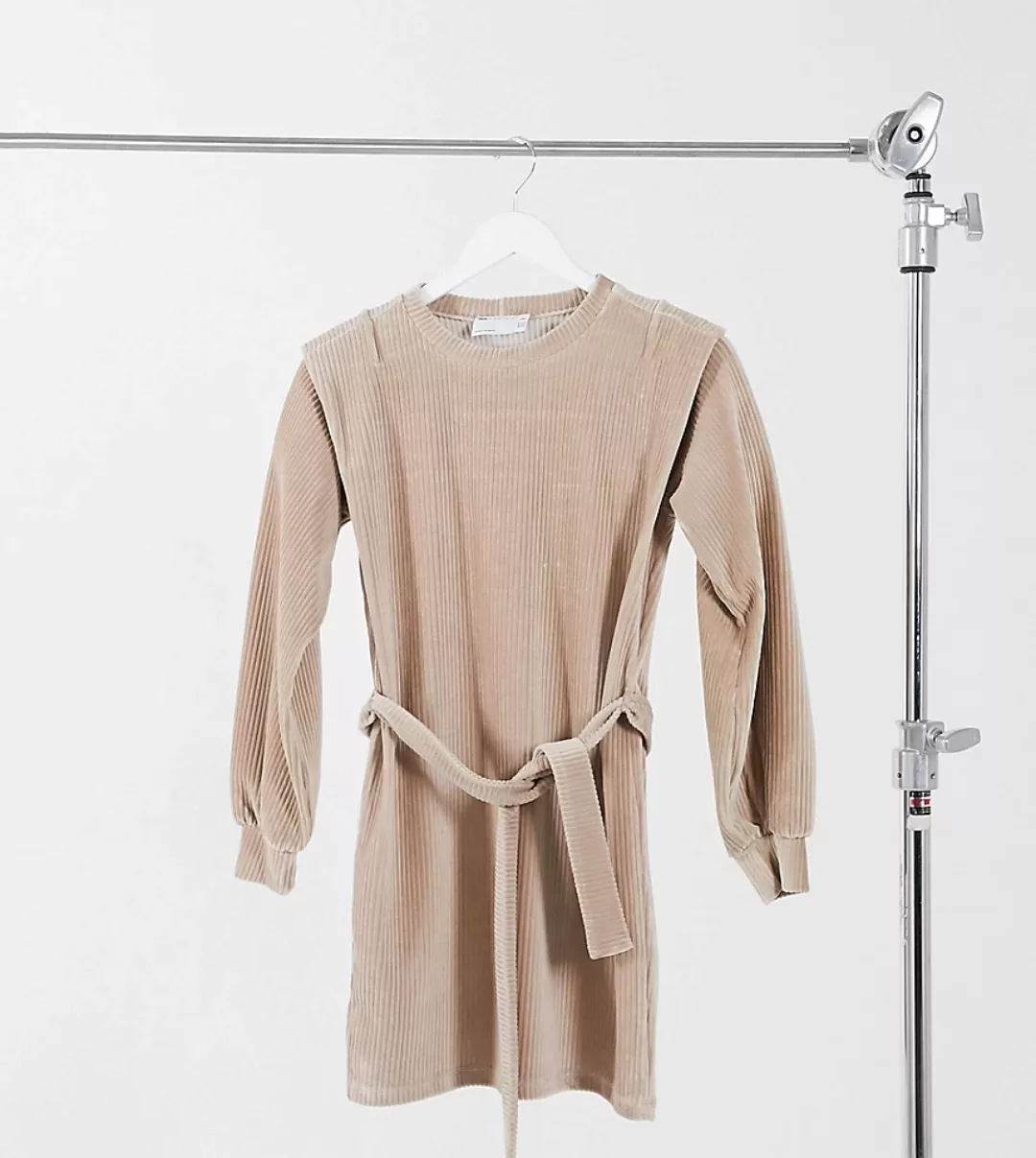 ASOS DESIGN Petite – Minikleid aus Cord mit Schulterdetail in Camel-Braun günstig online kaufen
