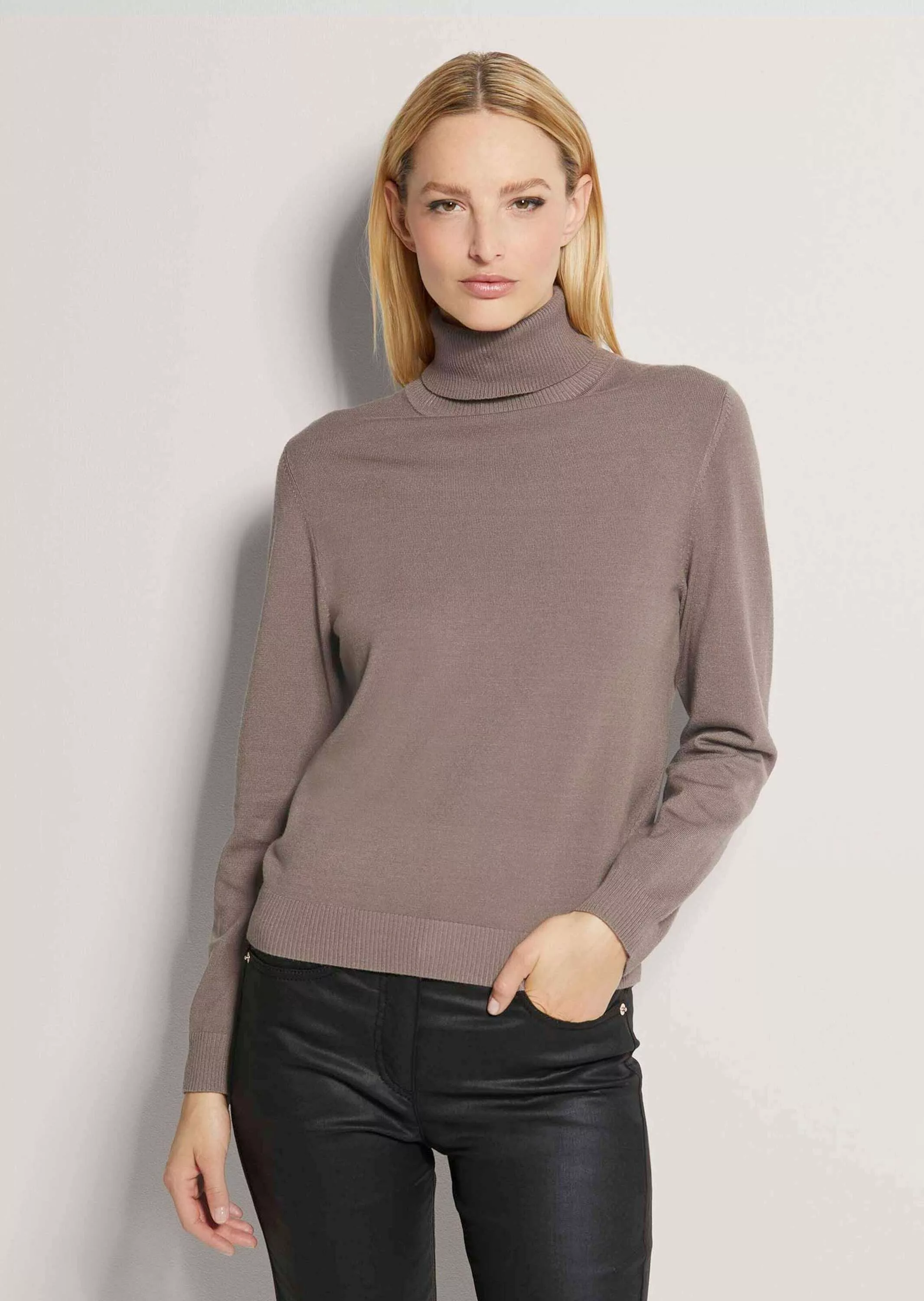 MADELEINE Strickpullover Figurnaher Feinstrickpullover günstig online kaufen