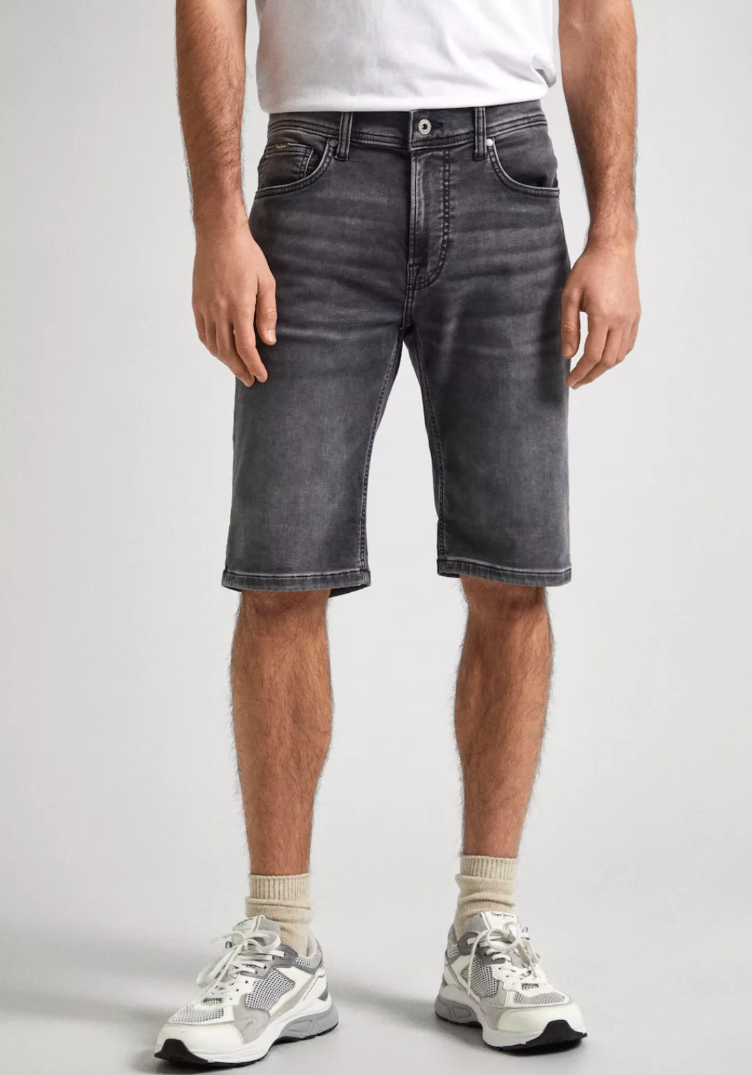 Pepe Jeans Shorts mit Markenlabel auf der Rückseite günstig online kaufen