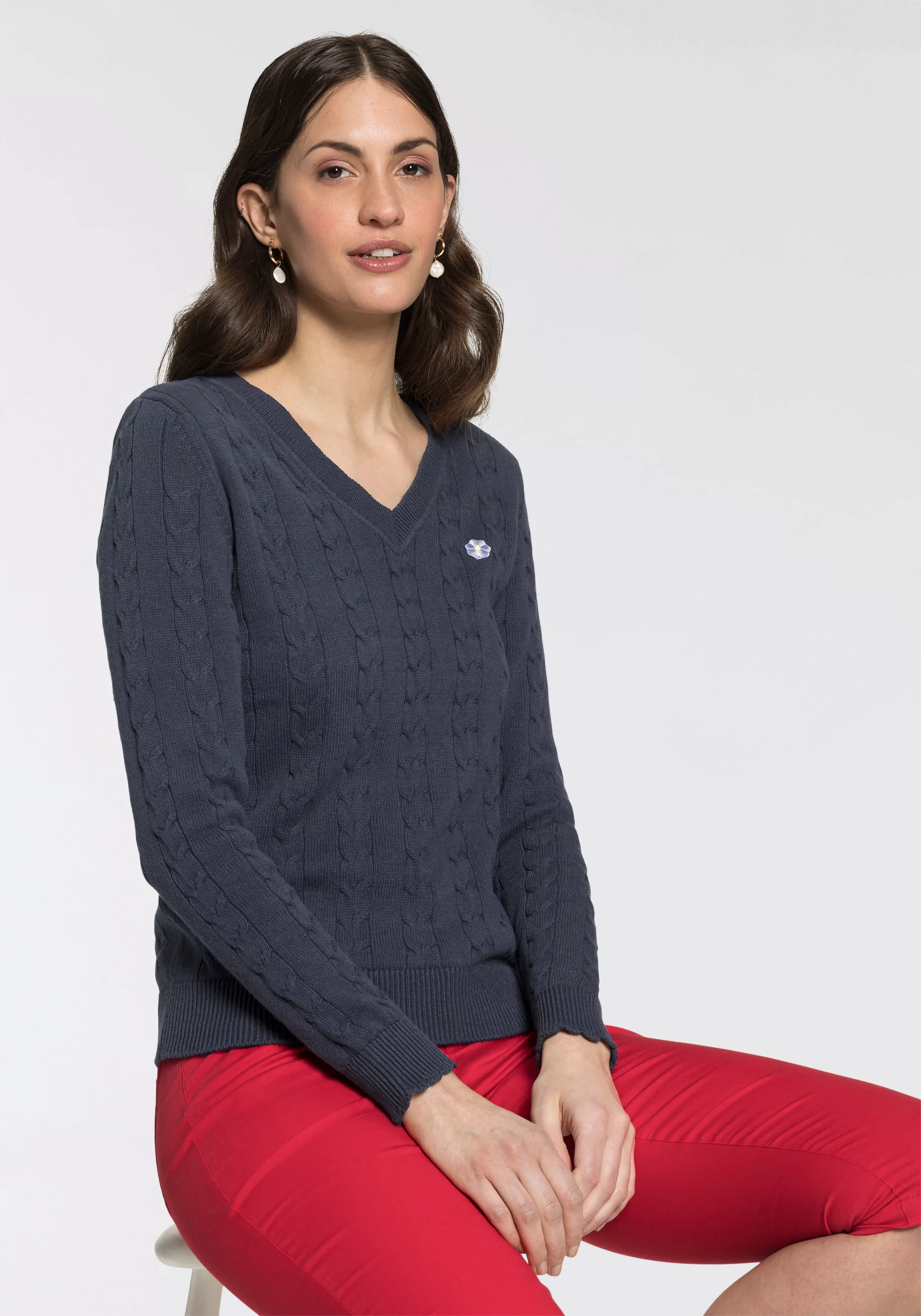 AJC V-Ausschnitt-Pullover mit Zopfmuster und Stickerei günstig online kaufen