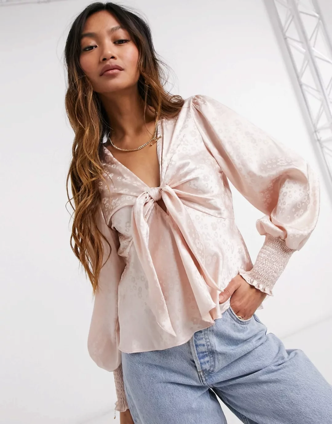 River Island – Vorne geschnürte Bluse in Haselnussbraun günstig online kaufen