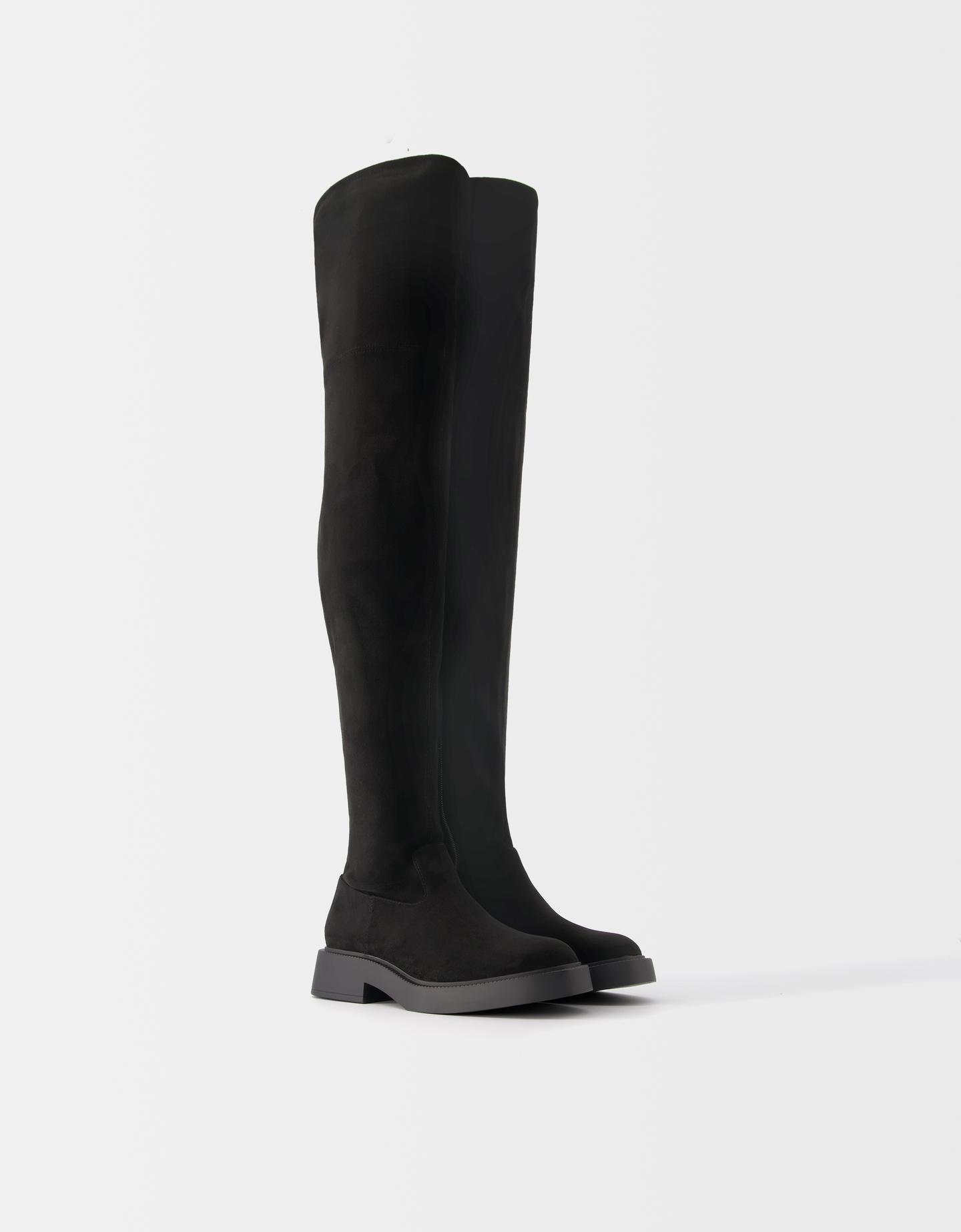 Bershka Körpernah Geschnittene Flache Langschaftstiefel Damen 41 Schwarz günstig online kaufen