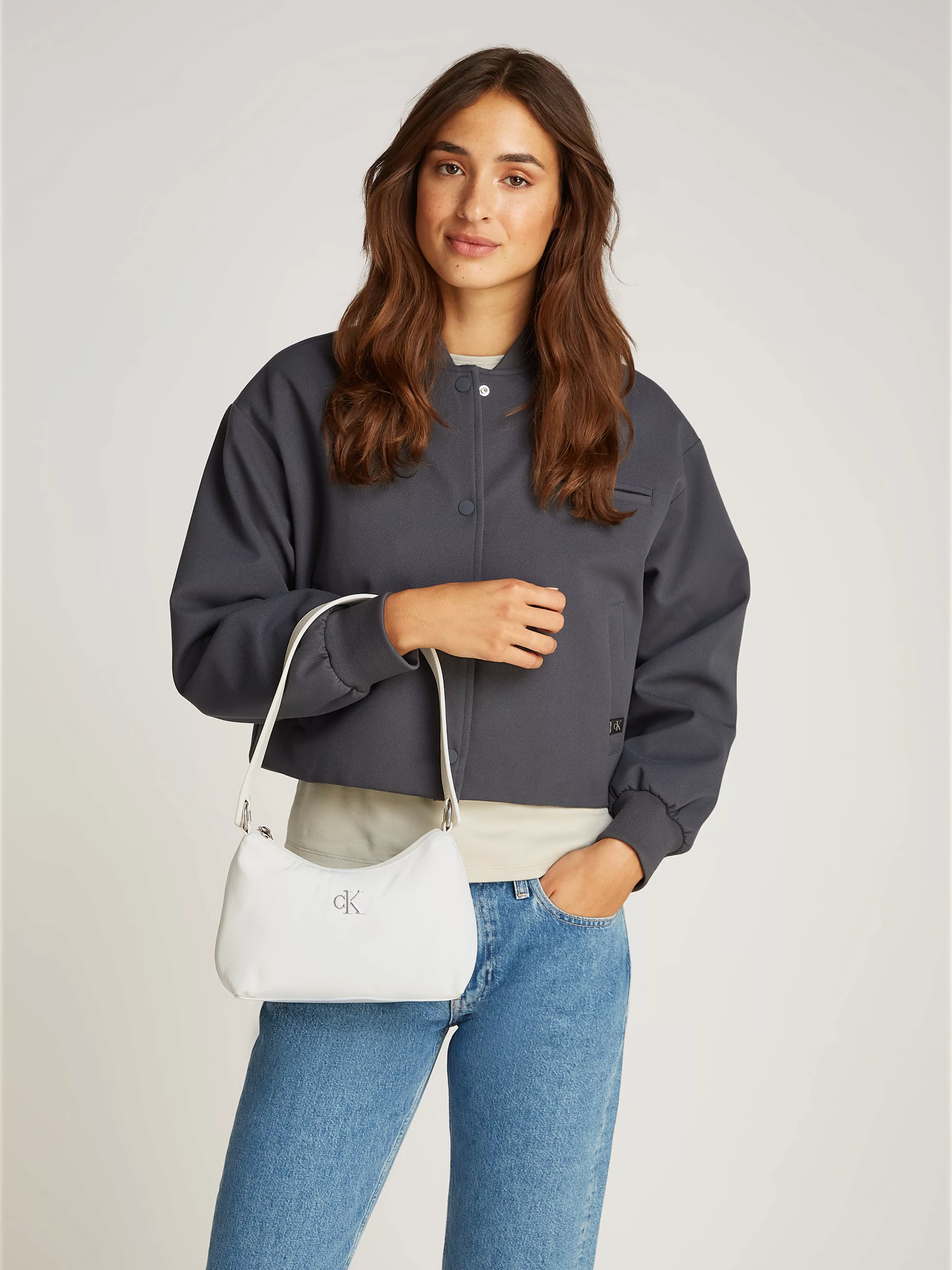 Calvin Klein Jeans Schultertasche "SLEEK NYLON SHOULDERBAG", Handtasche, Ab günstig online kaufen