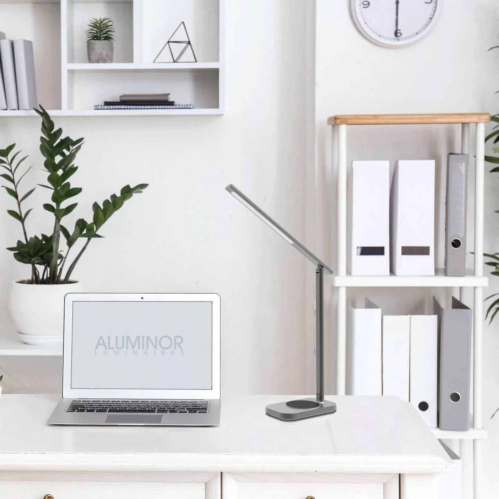 Aluminor Luna LED-Tischleuchte mit USB günstig online kaufen