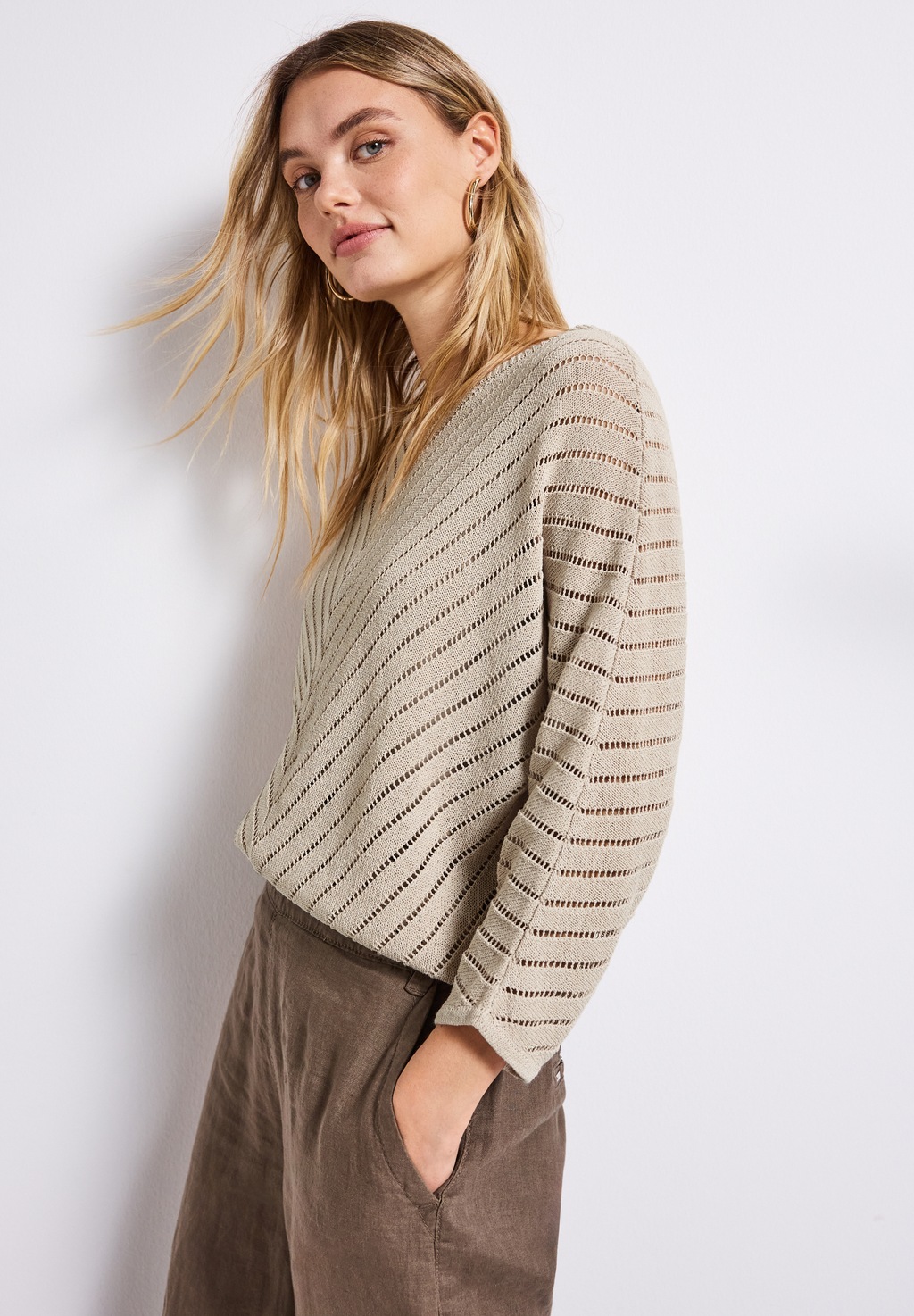 STREET ONE Strickpullover, mit durchscheinenden Häkel-Details und grafische günstig online kaufen
