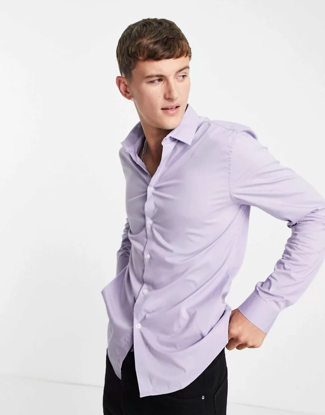 ASOS DESIGN – Elastisches Hemd mit schmalem Schnitt in Flieder-Violett günstig online kaufen