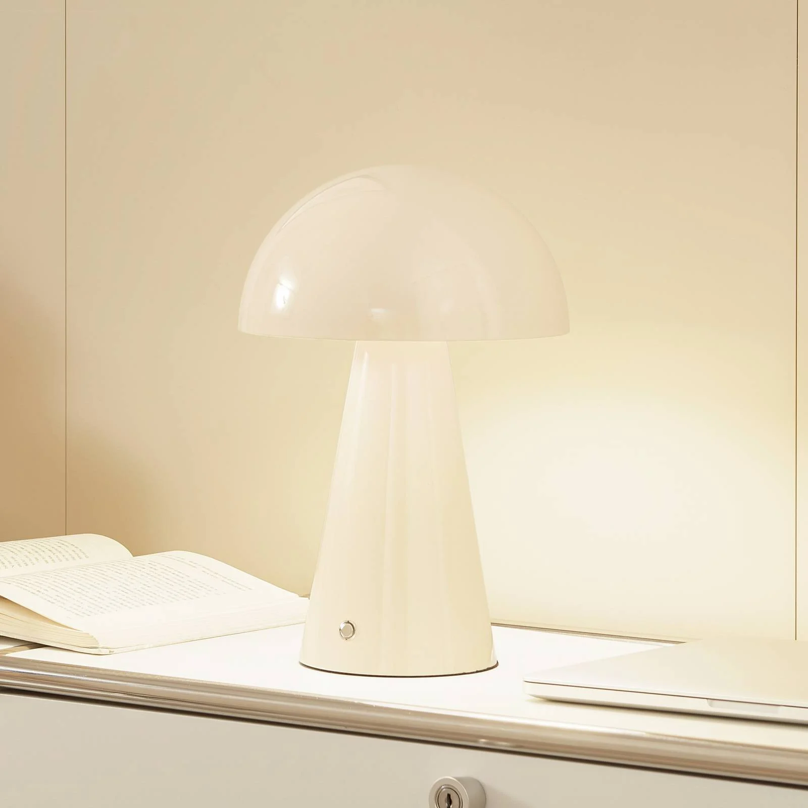 Lindby LED-Akkutischlampe Nevijo, beige, Ø20cm, USB, Dimmer günstig online kaufen