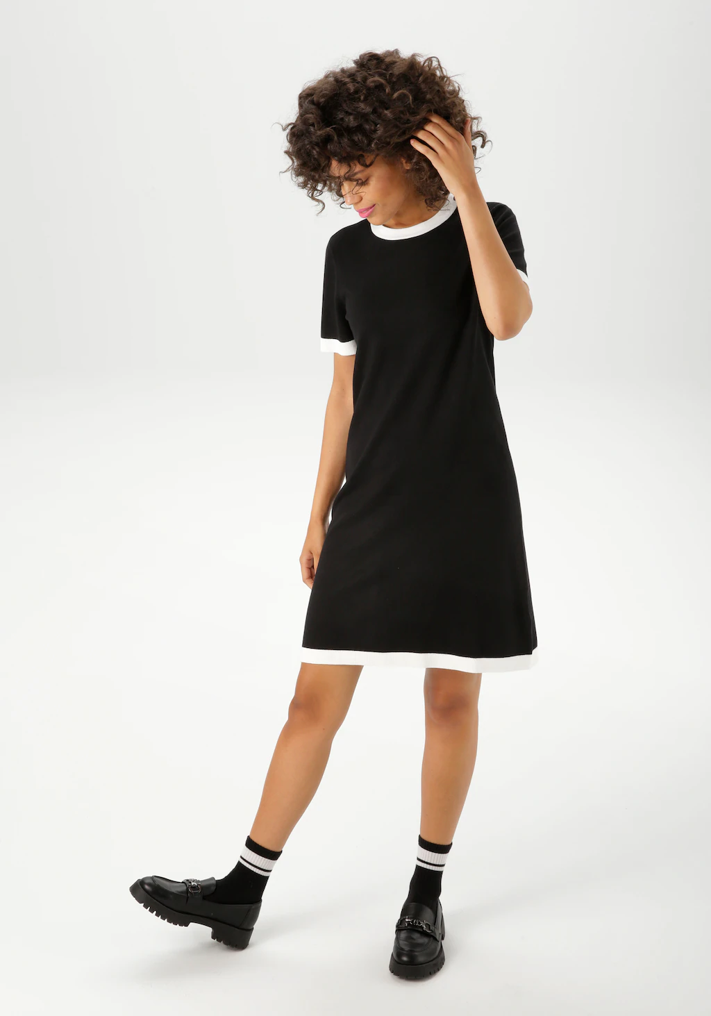 Aniston CASUAL Strickkleid, mit kontrastfarbigen Ripp-Bündchen - NEUE KOLLE günstig online kaufen