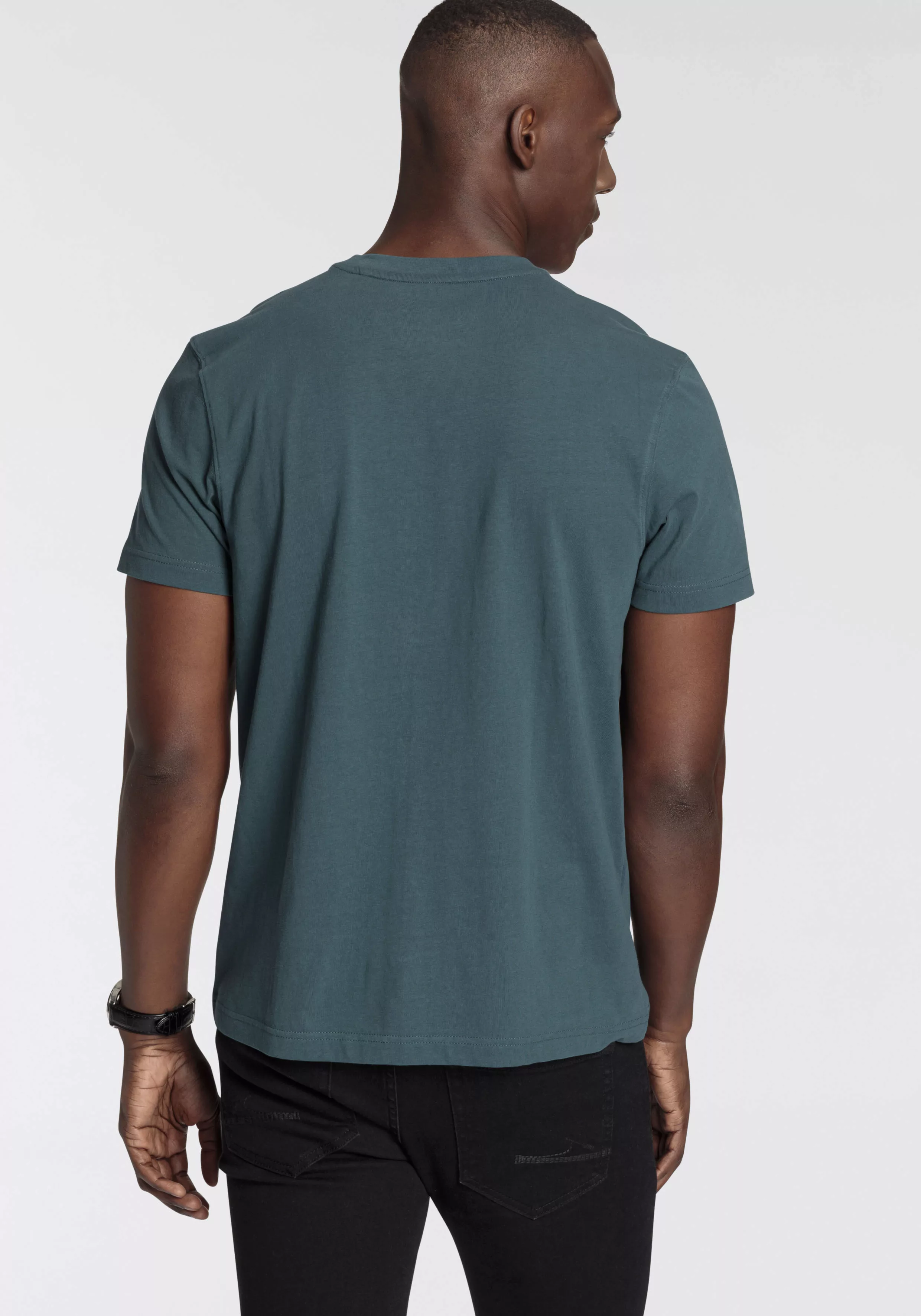 DELMAO Rundhalsshirt, mit modischem Brustlabel - NEUE MARKE günstig online kaufen