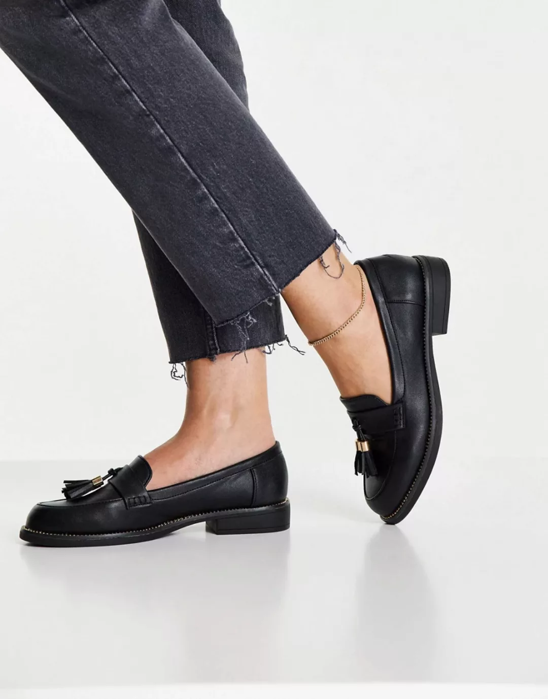 Schuh – Lailah – Loafer mit Quaste in schwarzer Lederoptik günstig online kaufen