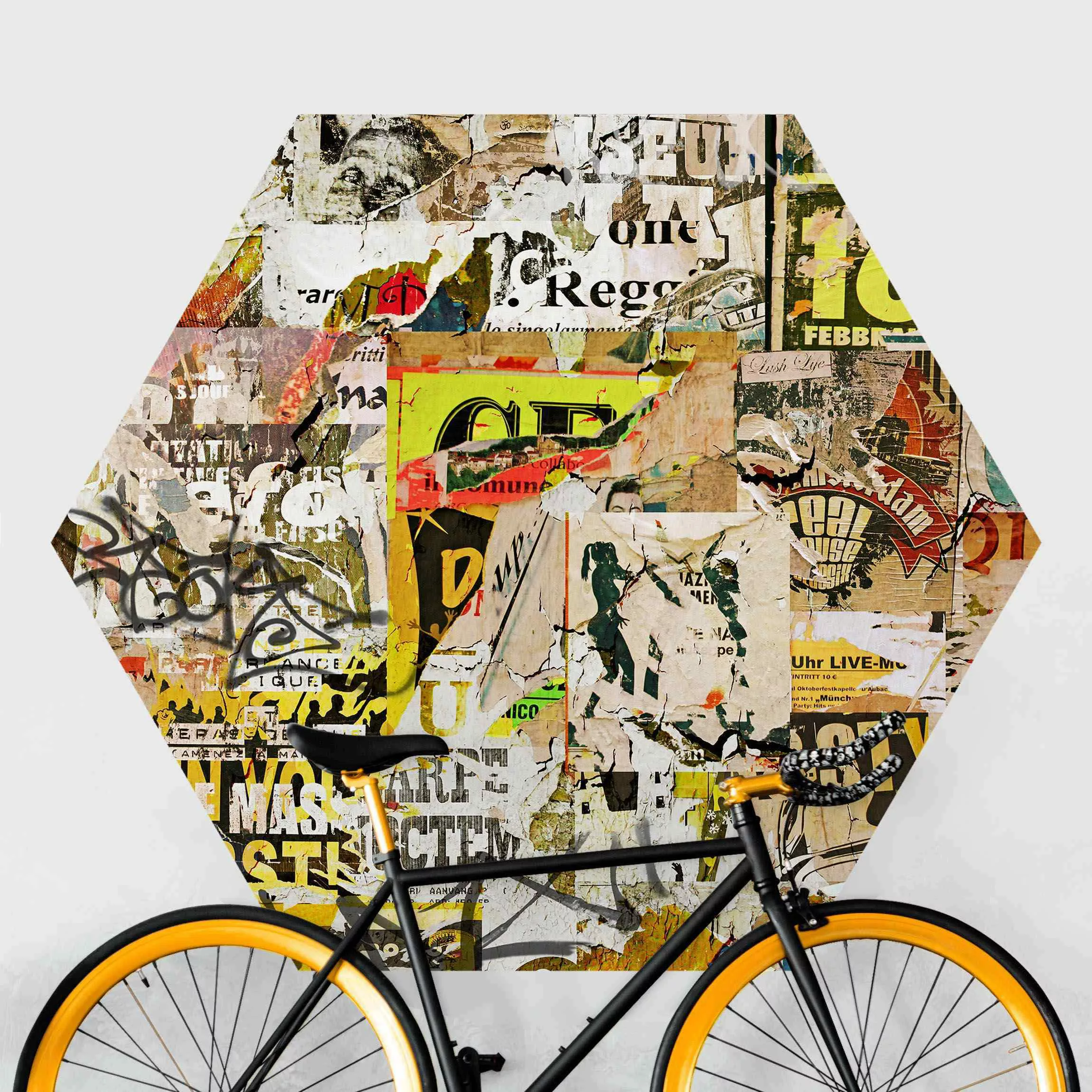 Hexagon Mustertapete selbstklebend Alte Plakatwand II günstig online kaufen