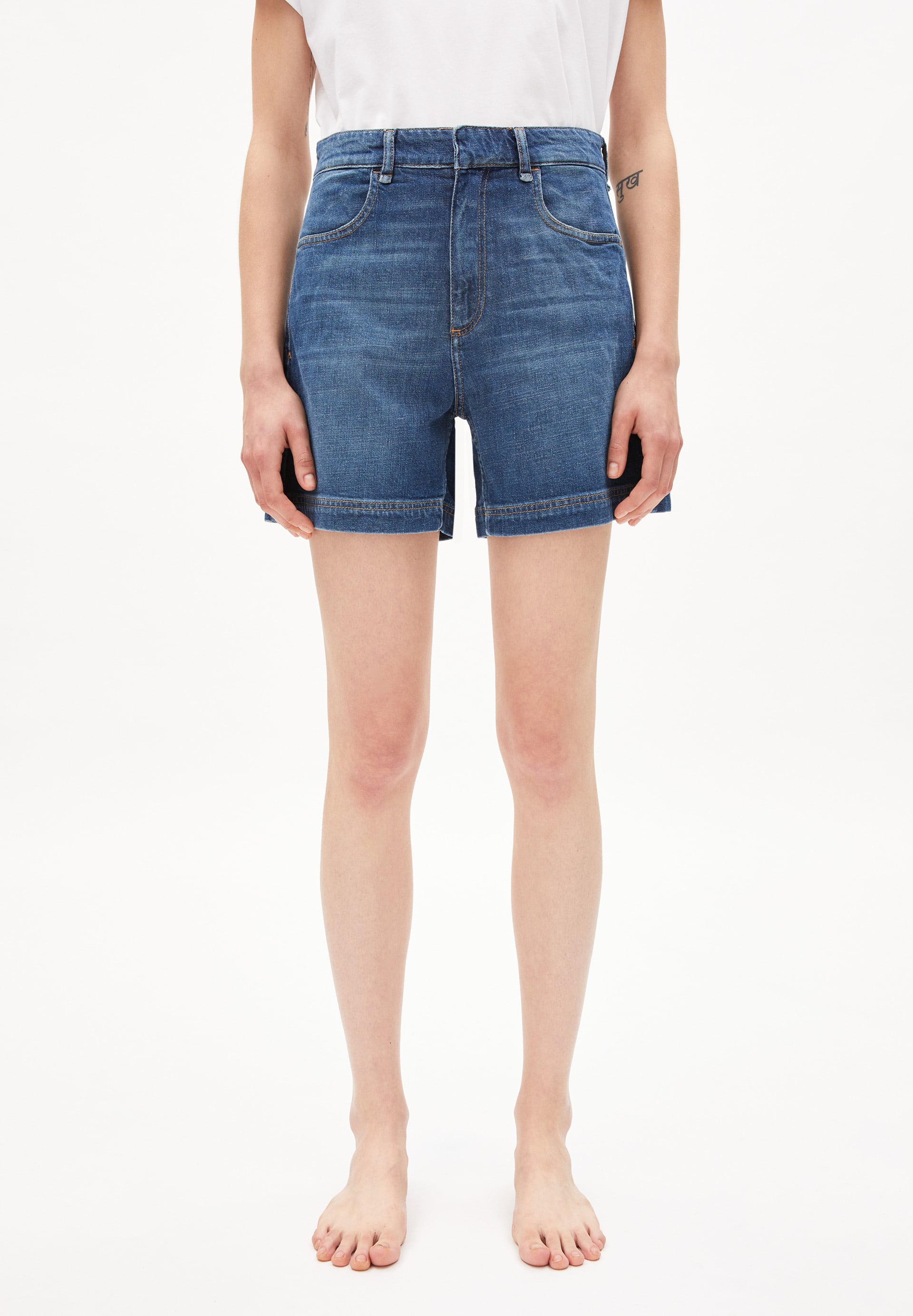 Shorts AANELI HEMP in dark mud blue von ARMEDANGELS günstig online kaufen