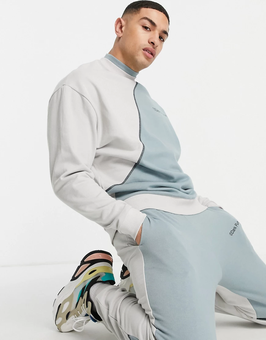 ASOS Dark Future – Lässige Jogginghose in Grau mit geschwungenem Patchworkd günstig online kaufen