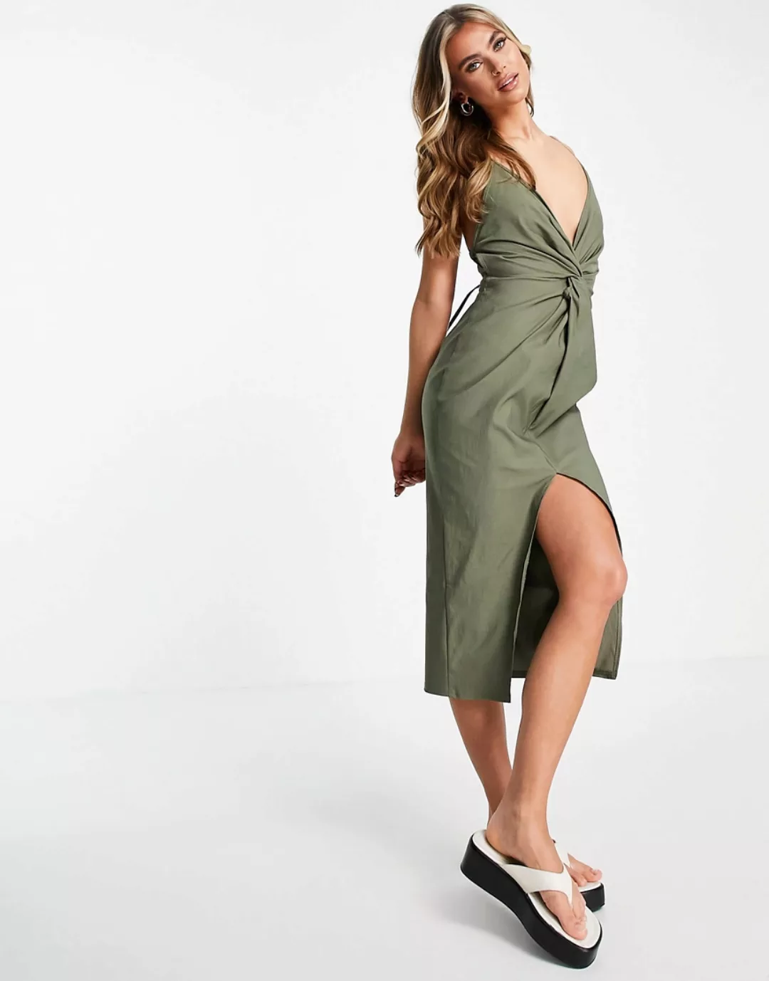 ASOS DESIGN – Midi-Riemchenkleid aus Leinen mit verdrehtem Detail in Khaki- günstig online kaufen