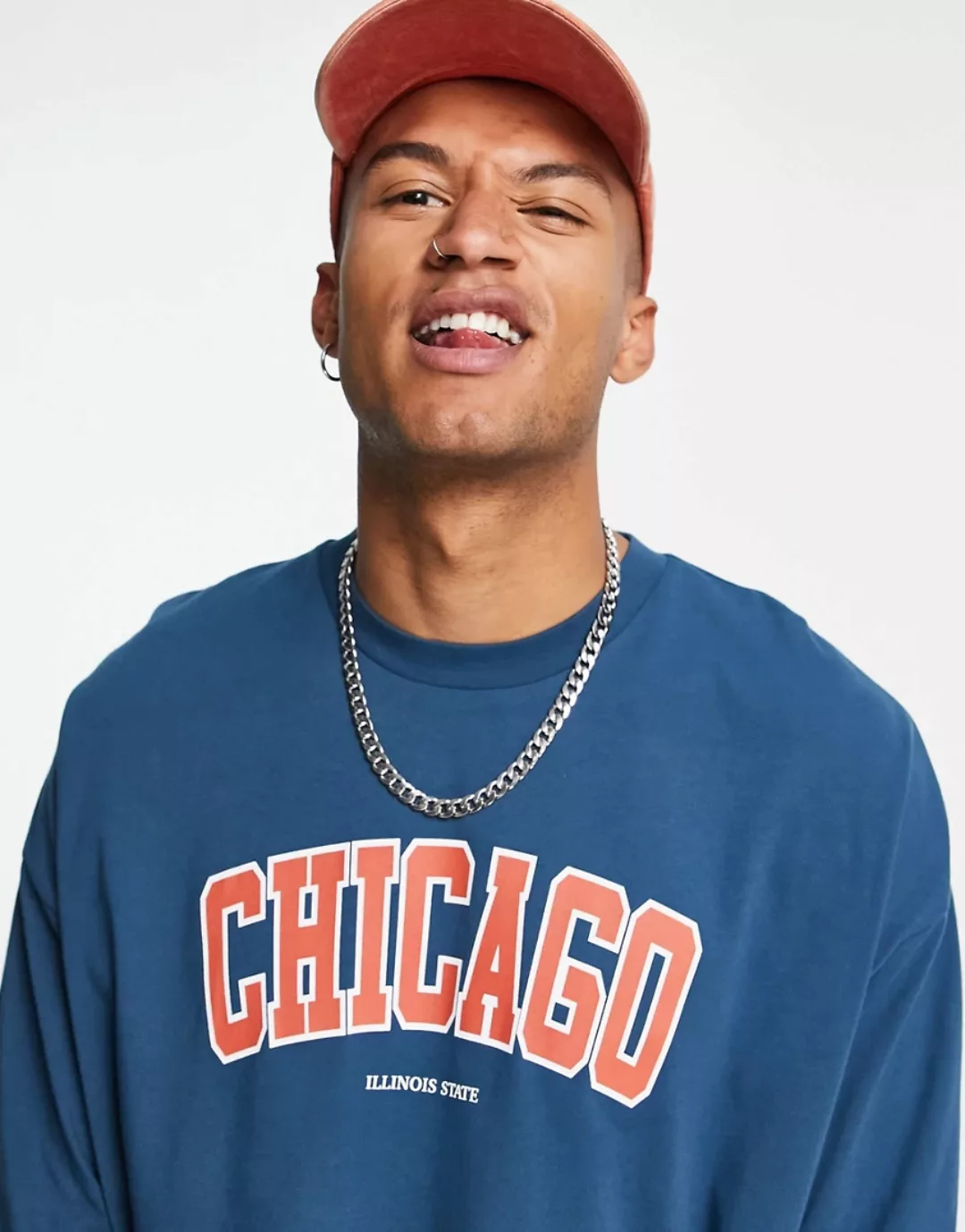 ASOS DESIGN – Oversize-T-Shirt aus Bio-Baumwolle in Blau mit „Chicago“-City günstig online kaufen