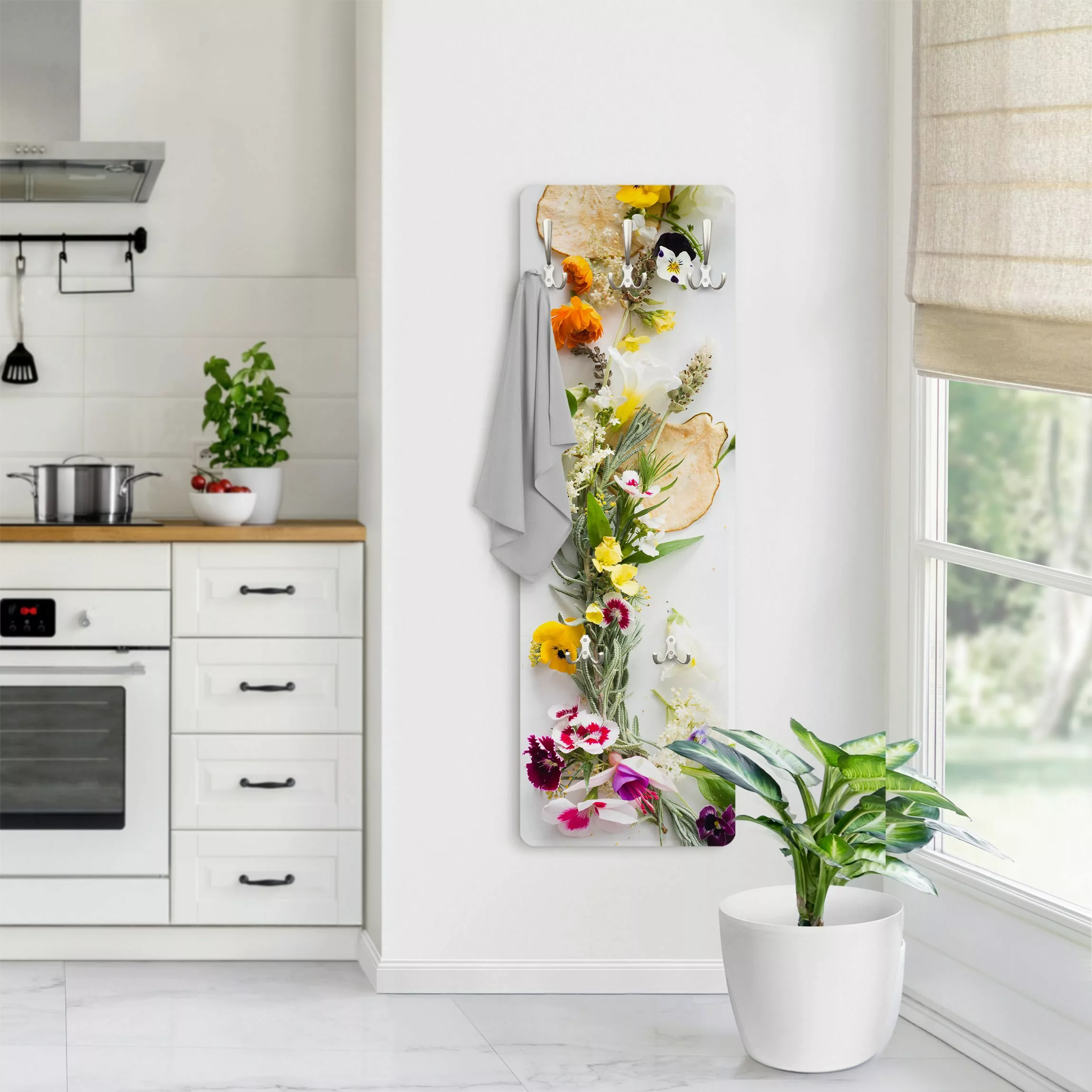 Wandgarderobe Holzpaneel Blumen Frische Kräuter mit Essblüten günstig online kaufen