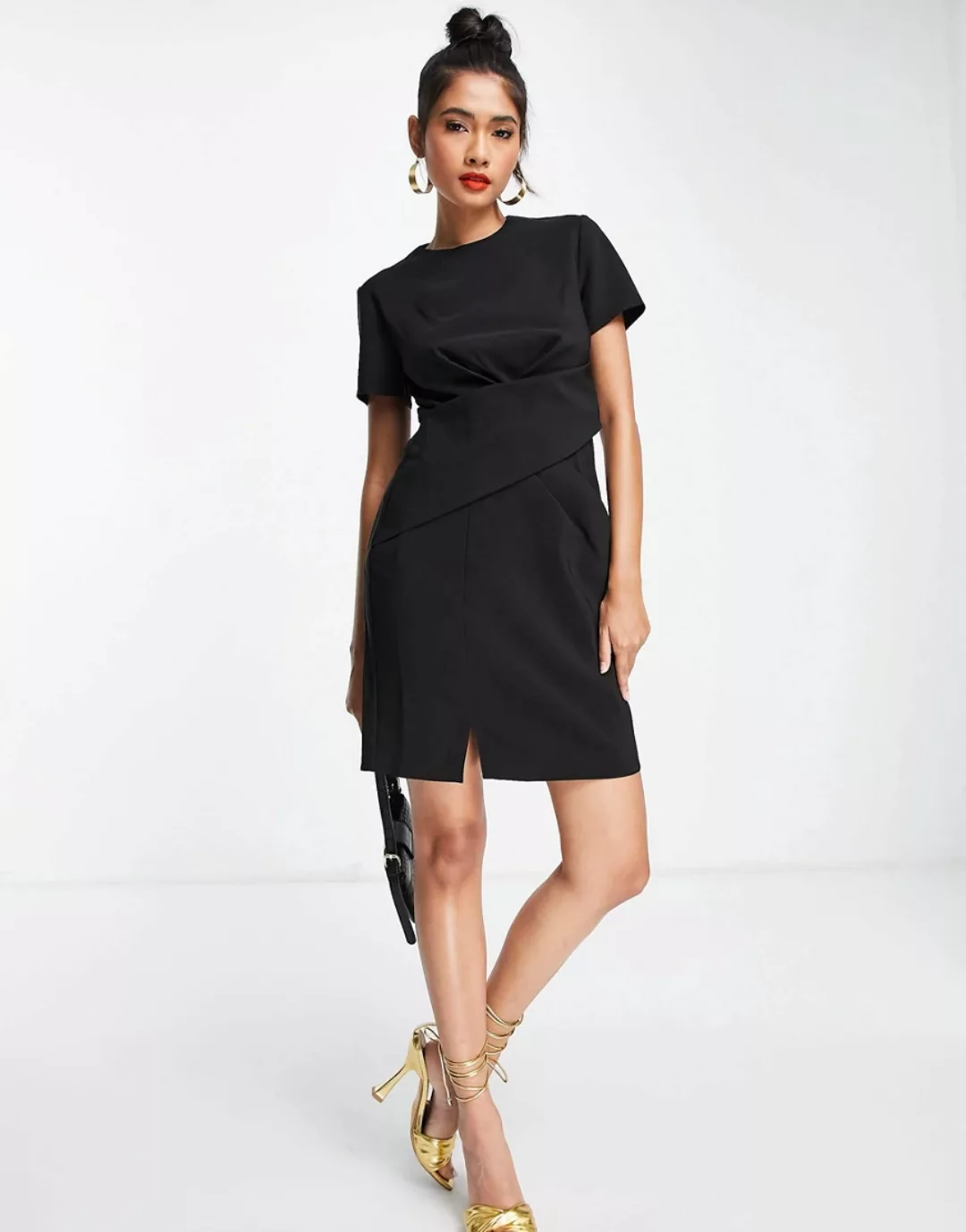 ASOS DESIGN – Kurzärmliges Minikleid in Schwarz mit drapierter Vorderseite günstig online kaufen