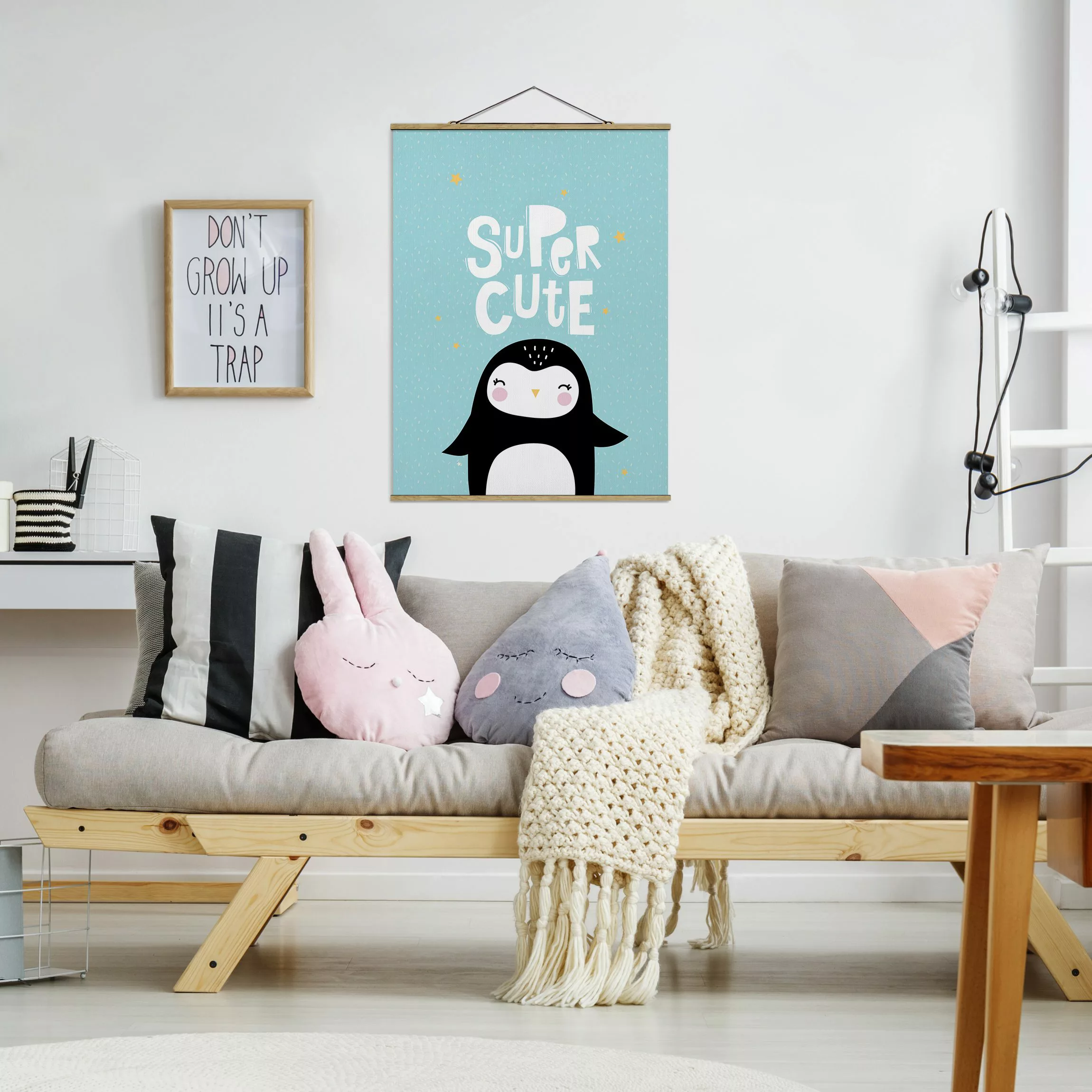 Stoffbild Tiere mit Posterleisten - Hochformat Super Cute Pinguin günstig online kaufen