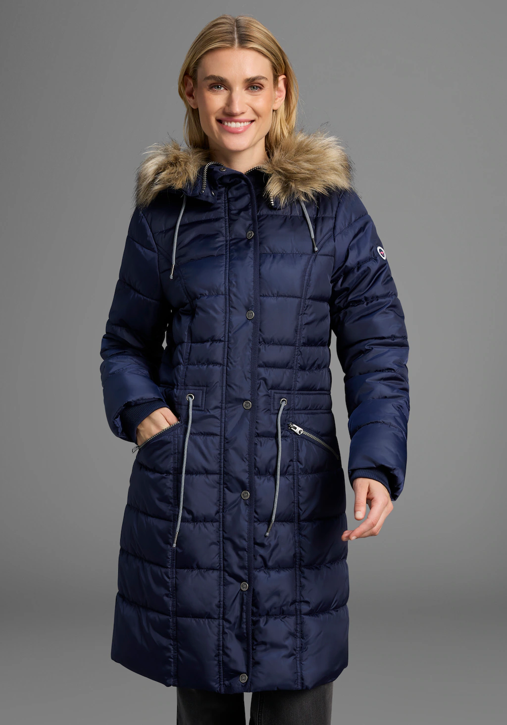 KangaROOS Steppjacke, mit Kapuze, figurbetonter Schnitt, mit Reißverschluss günstig online kaufen
