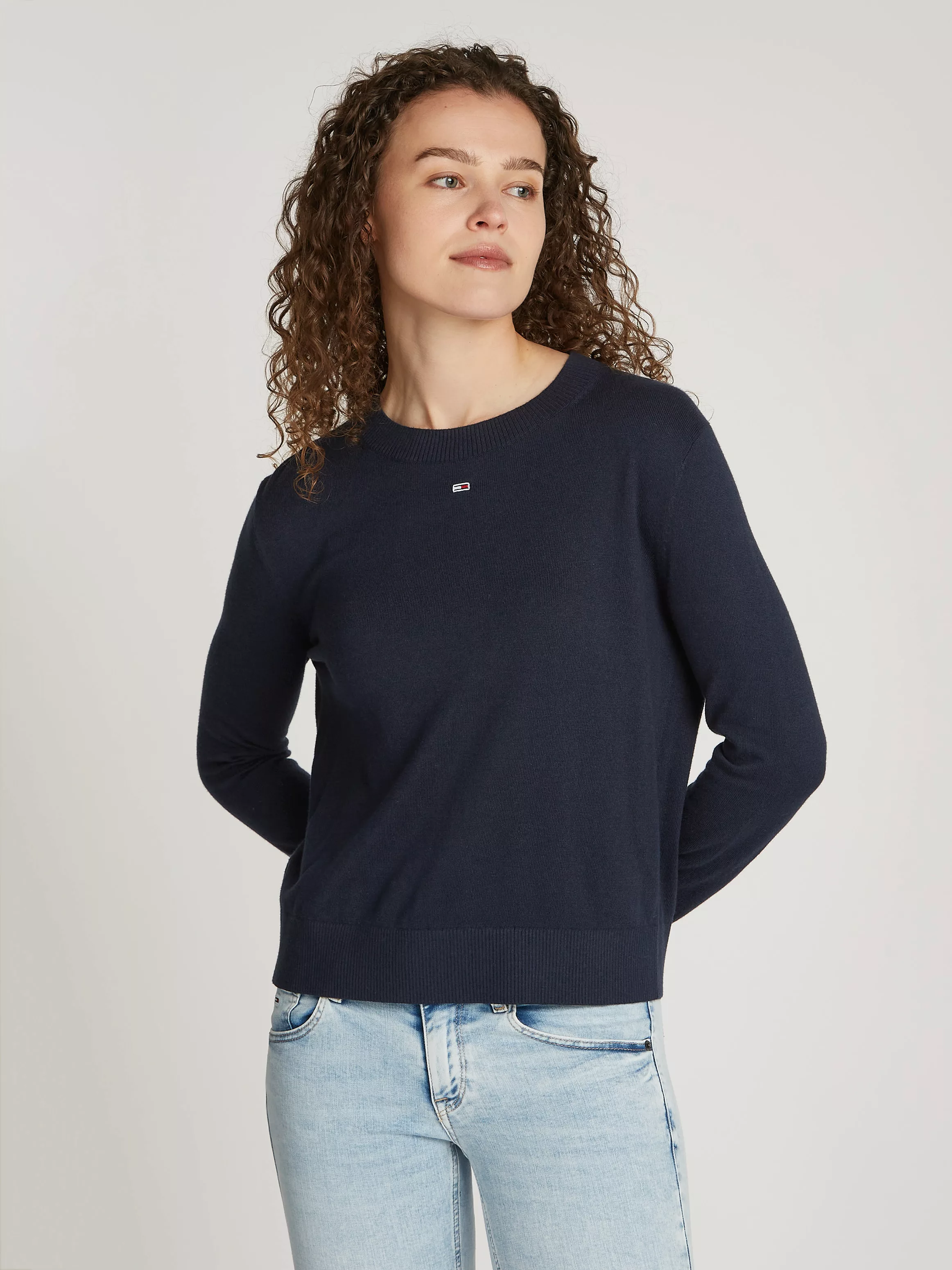 Tommy Jeans Strickpullover "TJW ESSENTIAL CREW NECK SWEATER", mit Logostick günstig online kaufen