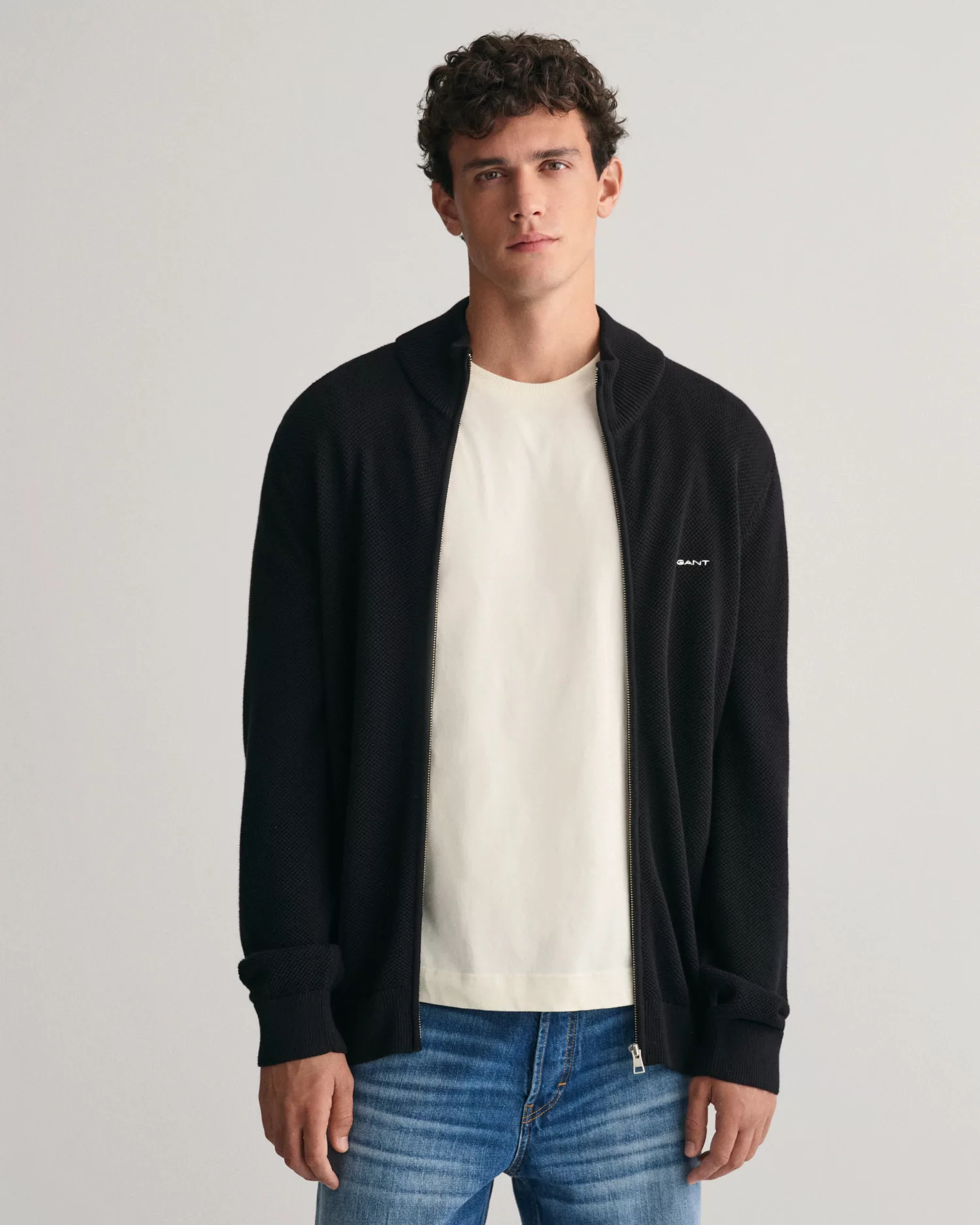 Gant Strickjacke "COTTON PIQUE ZIP CARDIGAN", mit Logostickerei auf der Bru günstig online kaufen