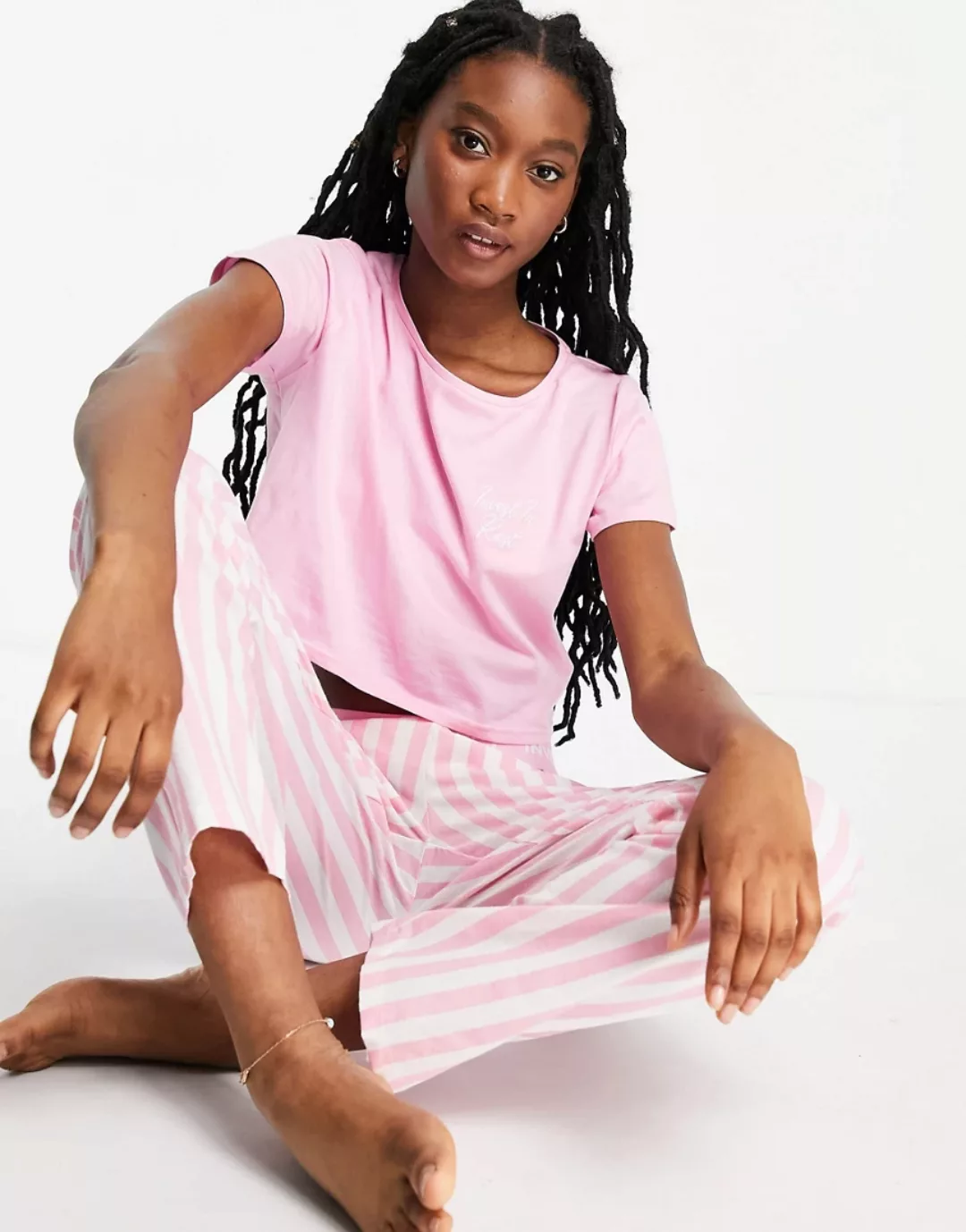 Brave Soul – Langer Pyjama mit gestreifter Hose in Rosa und Weiß günstig online kaufen