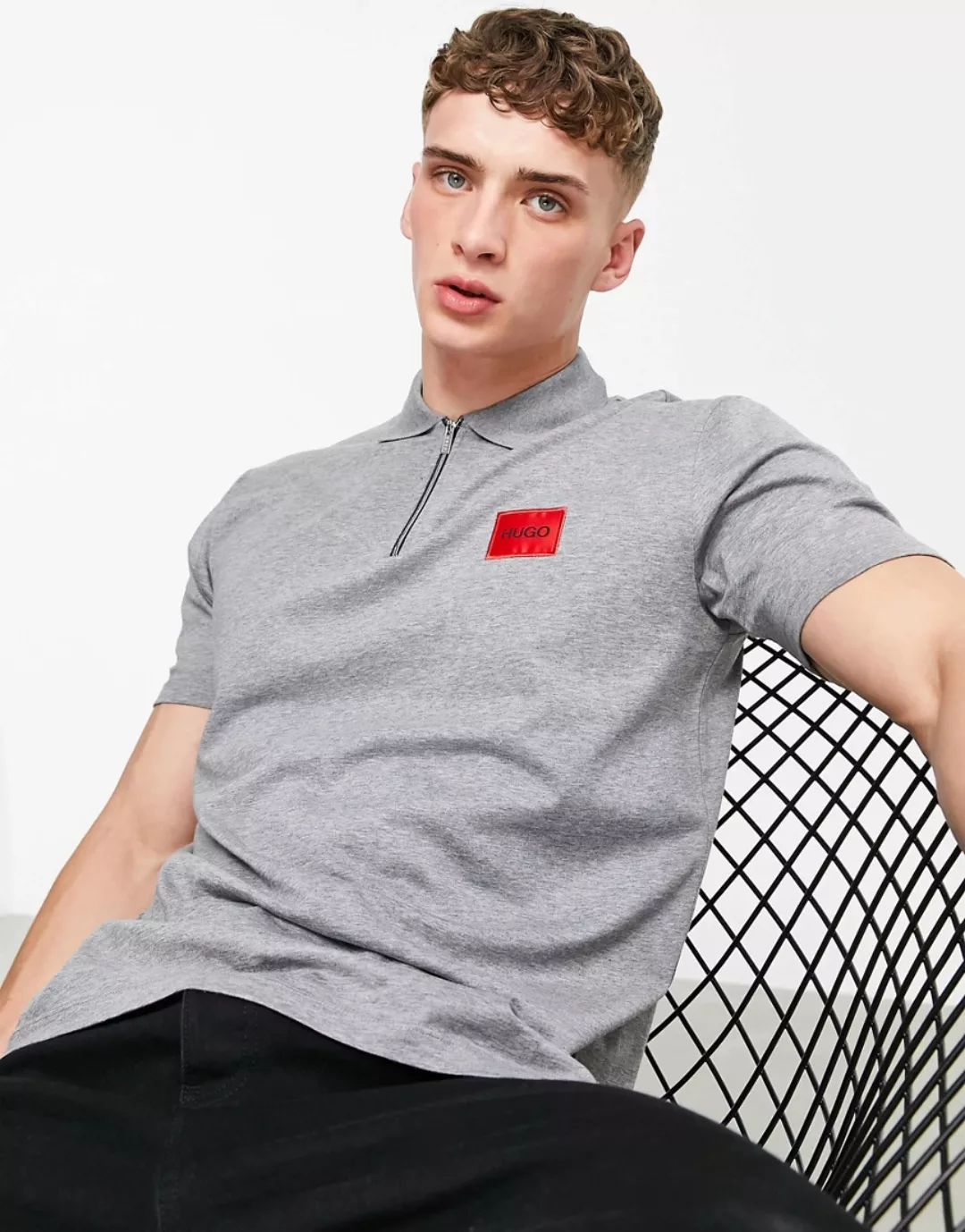 HUGO – Deresom – Polohemd in Grau mit abgesetztem Box-Logo und kurzem Reißv günstig online kaufen